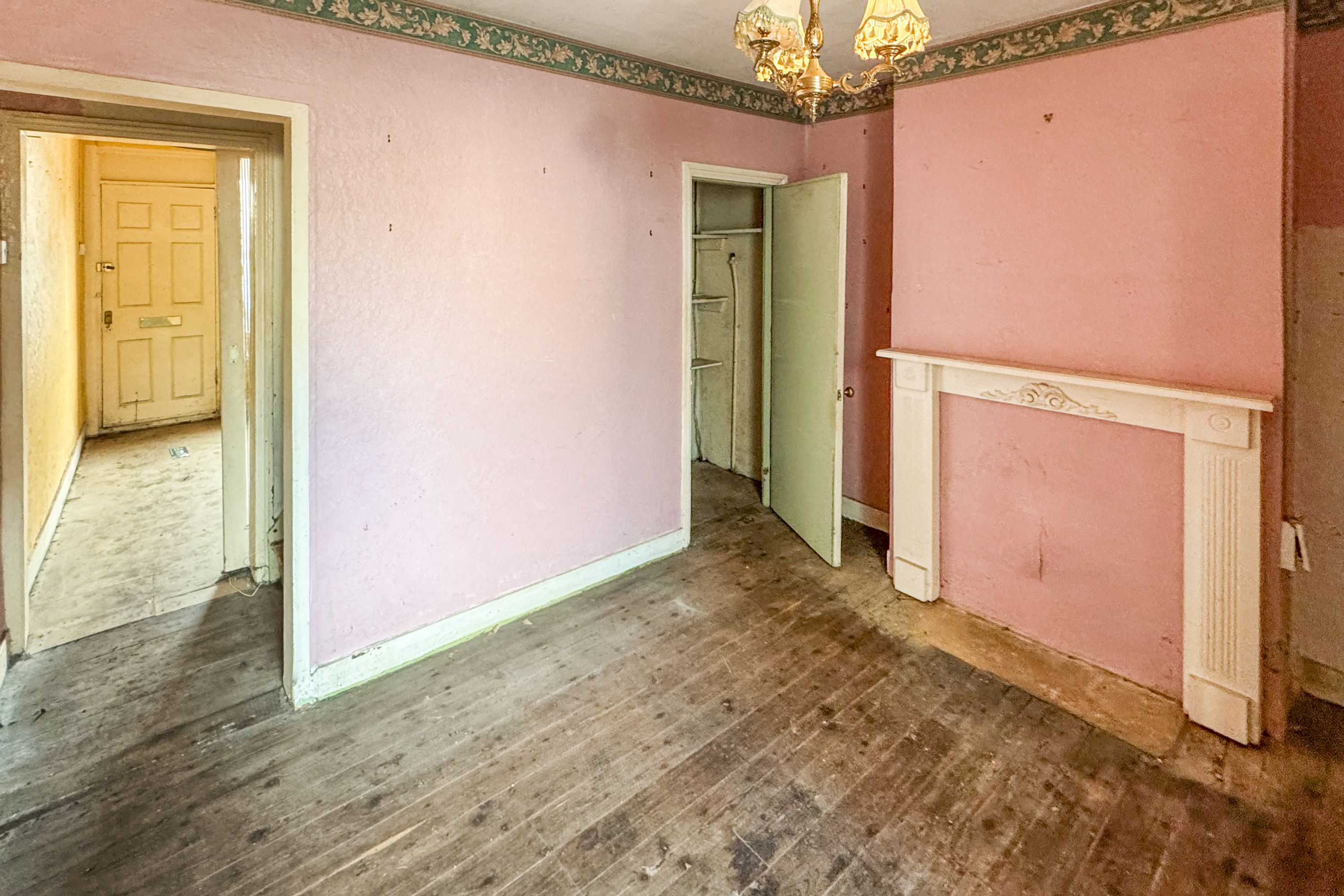 58 New Road, The Causeway, Staines, TW18 3DA