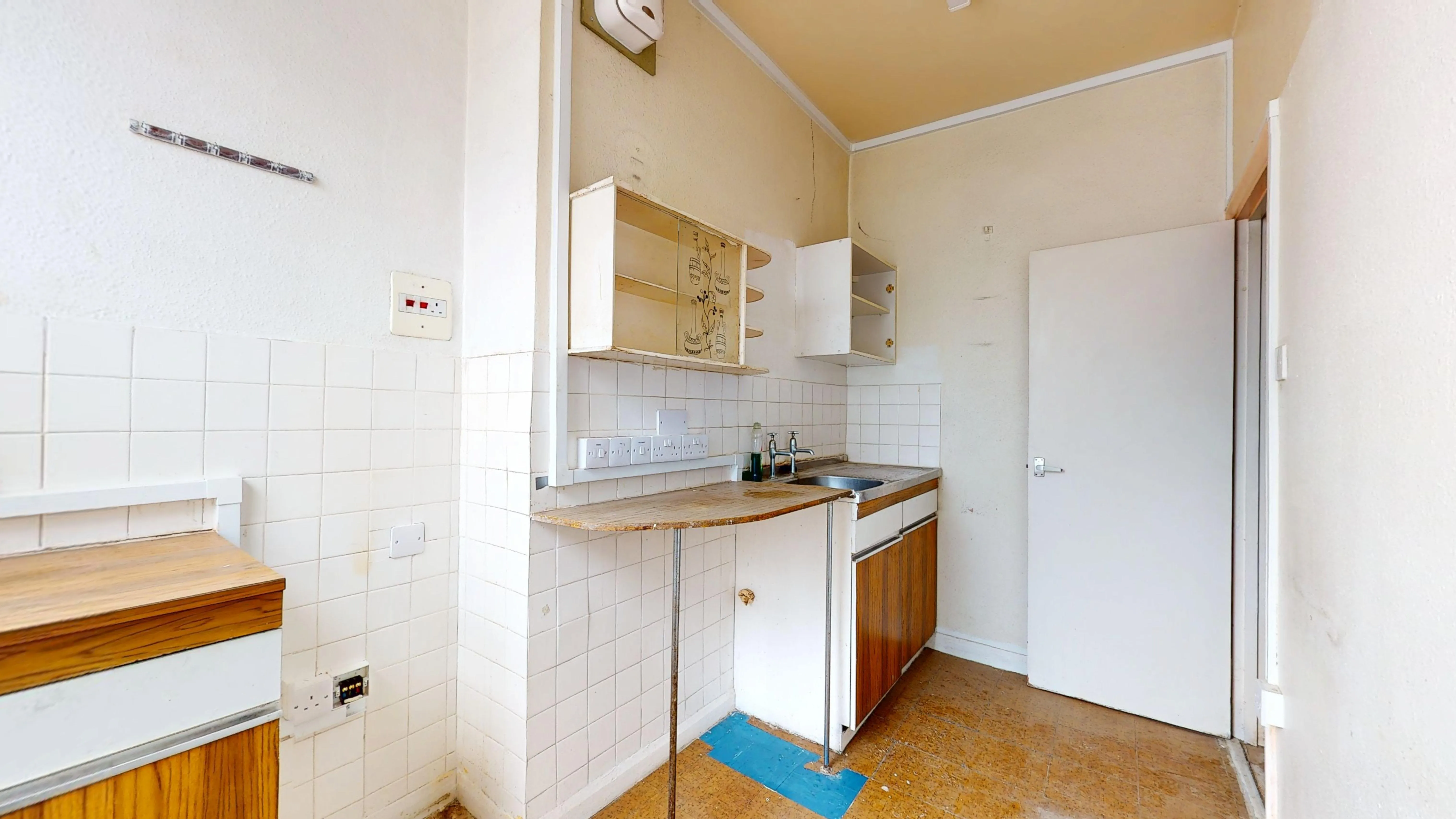 Flat 5B Birkbeck Grove, Acton, London, W3 7QD