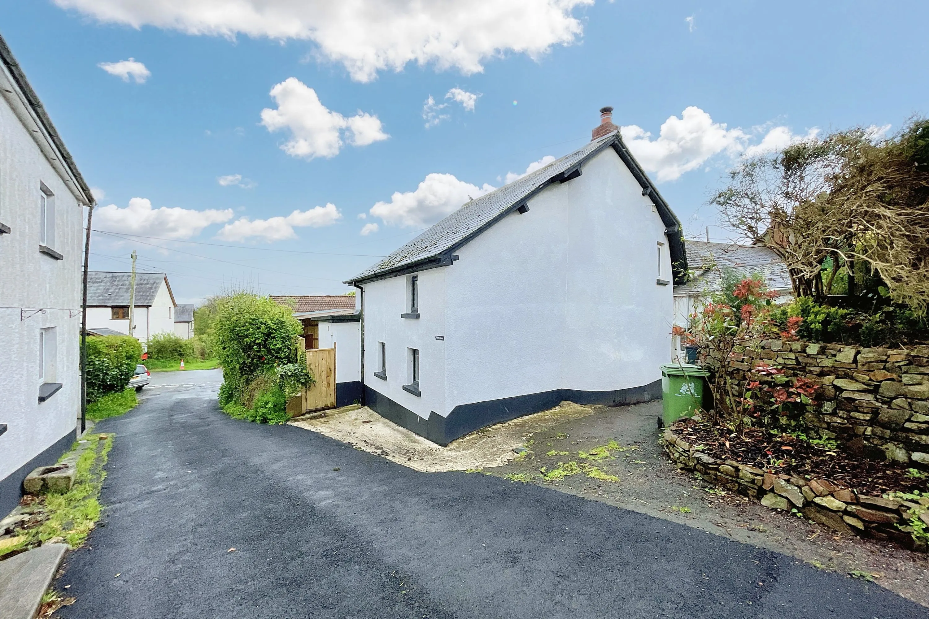 Round house, Exeter Road, Winkleigh, Devon, EX19 8JJ