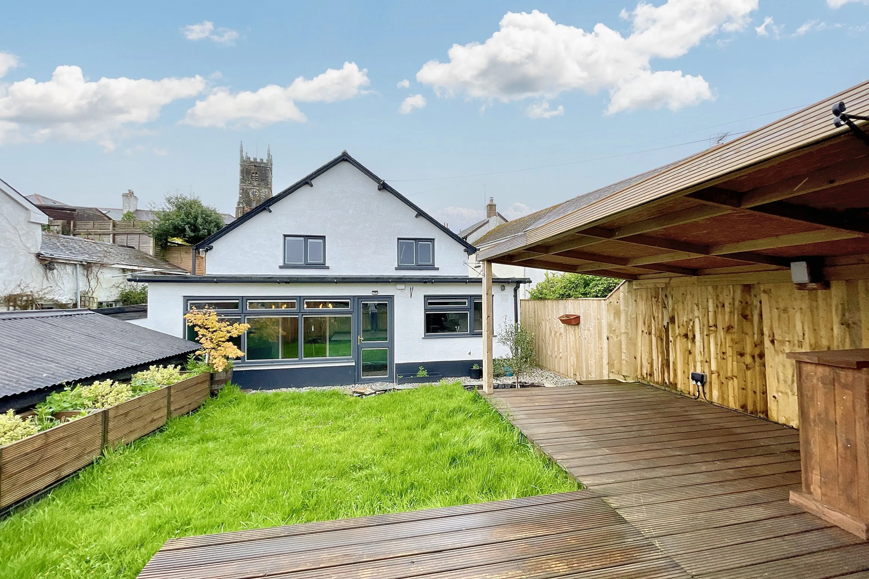 Round house, Exeter Road, Winkleigh, Devon, EX19 8JJ