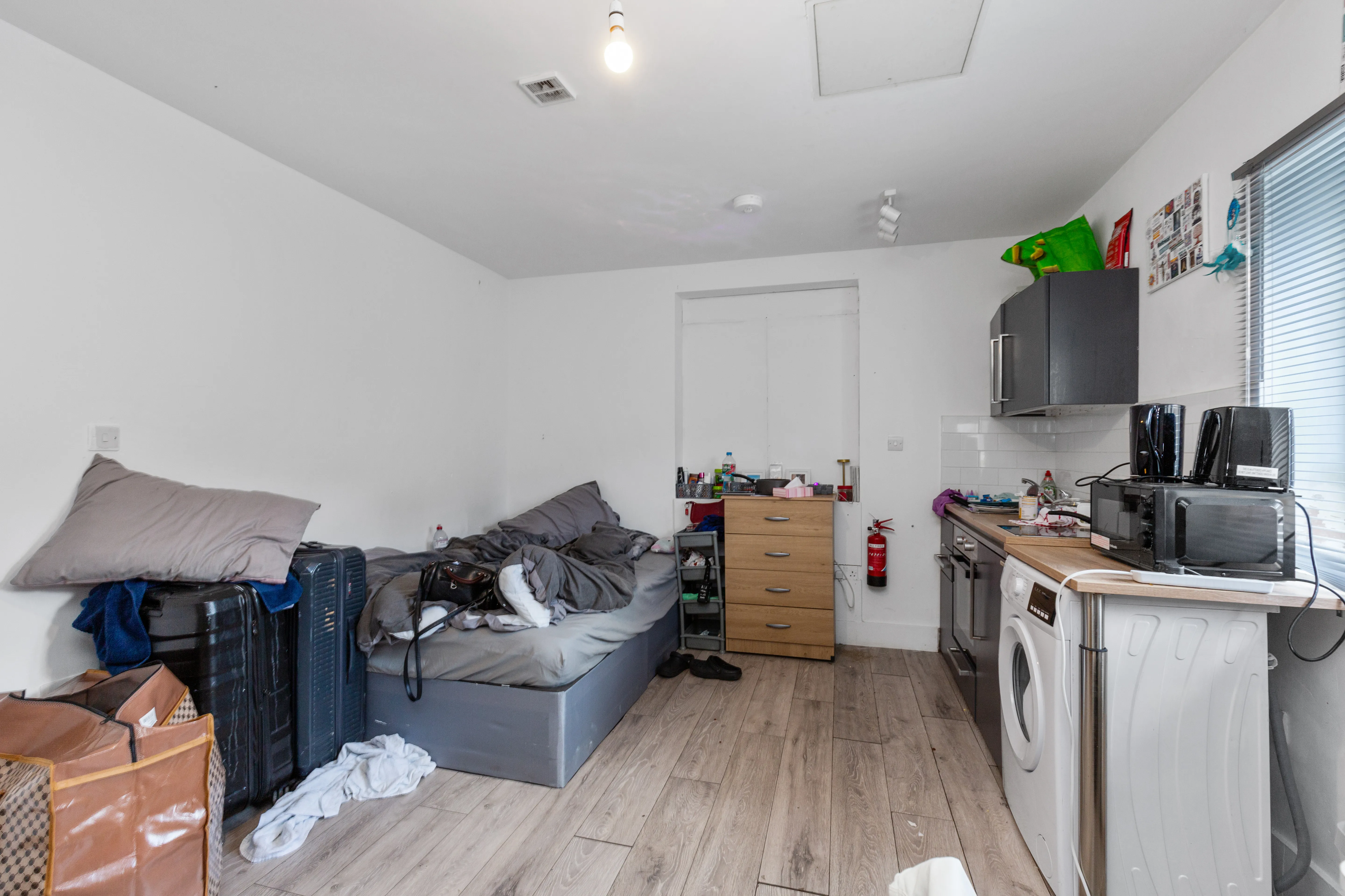 39 Upper Wickham Lane, Welling DA16 3AD
