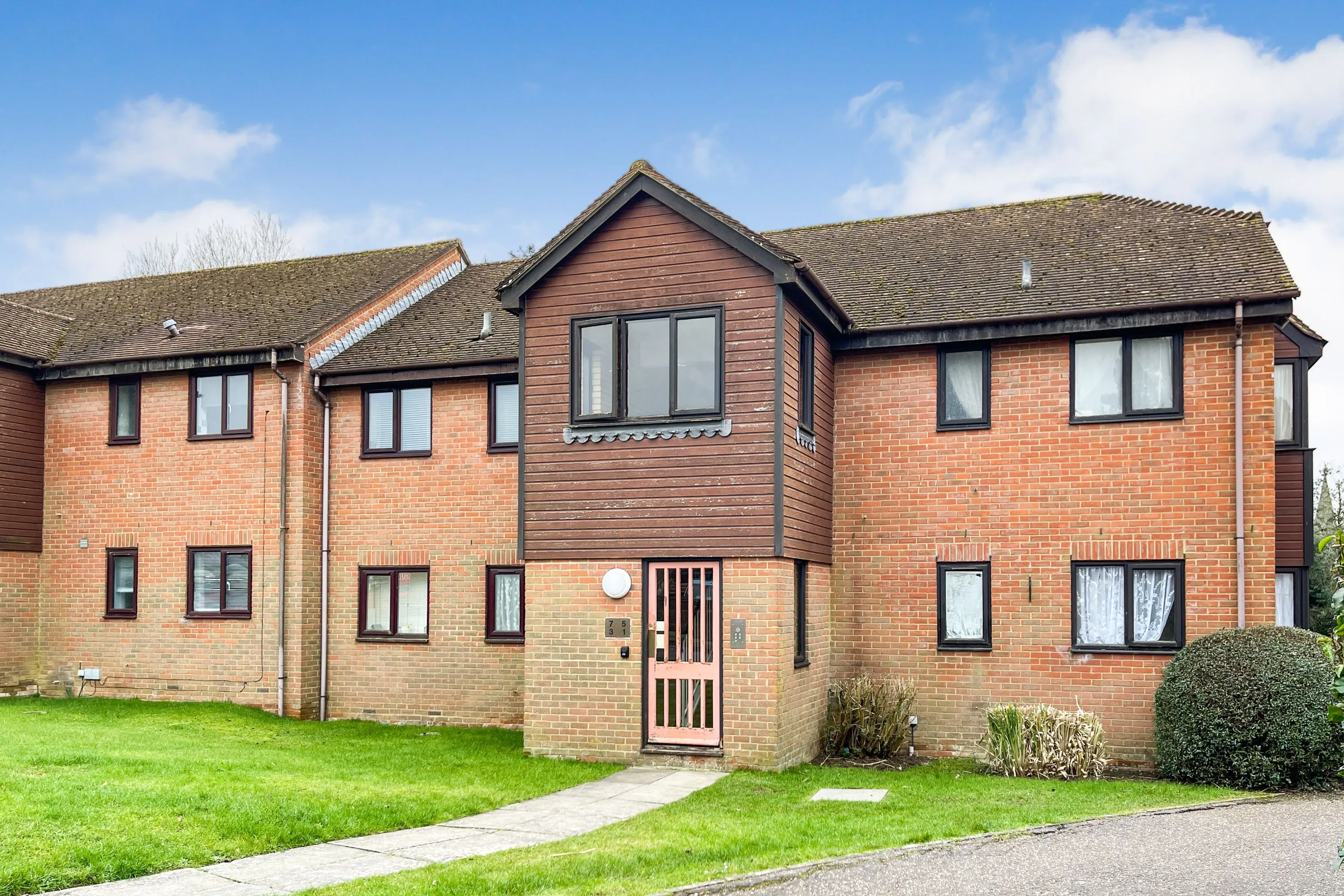 Flat 1 Saxon Court, 1 Roman Way, Billingshurst, RH14 9QU