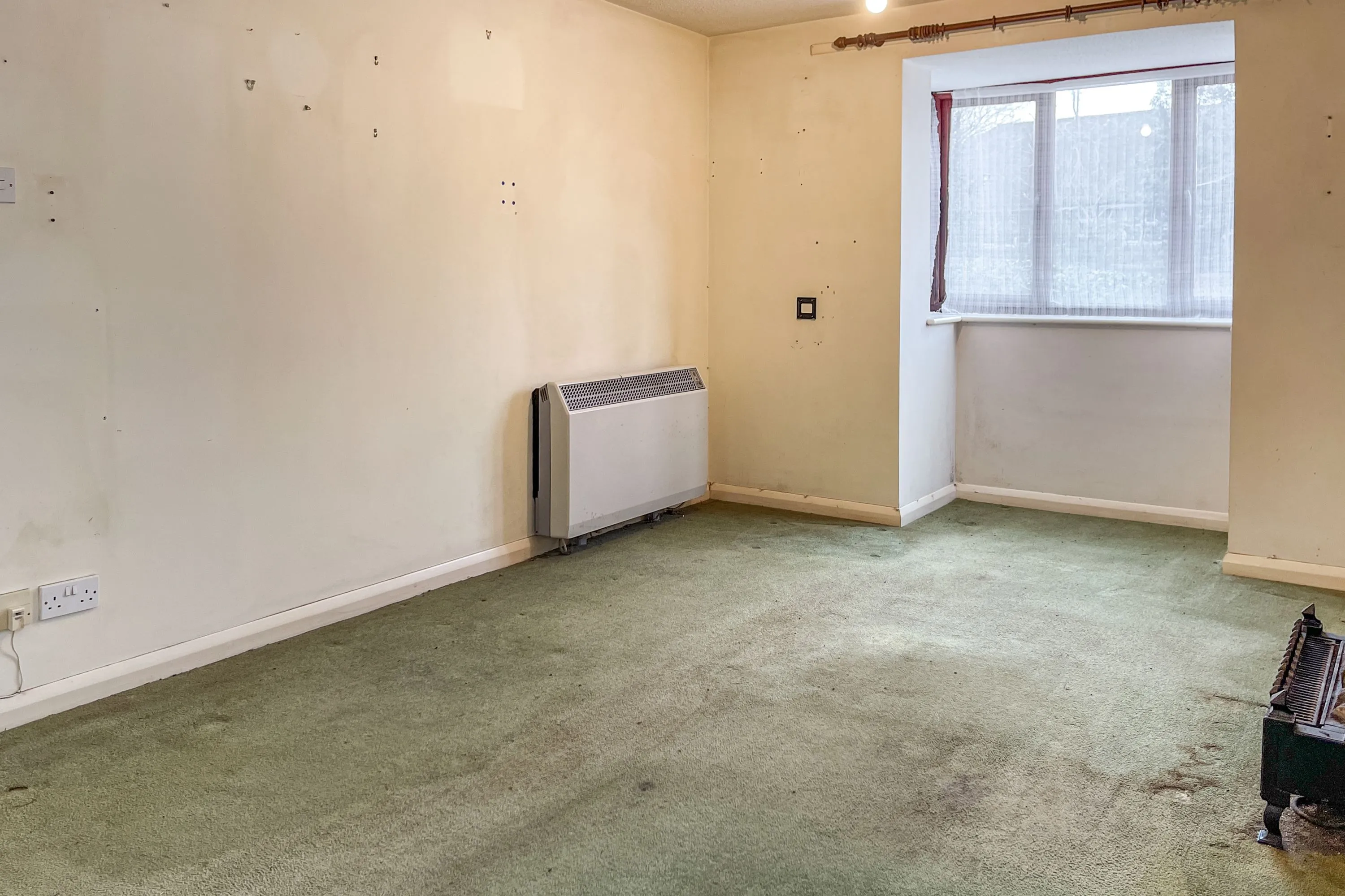 Flat 1 Saxon Court, 1 Roman Way, Billingshurst, RH14 9QU