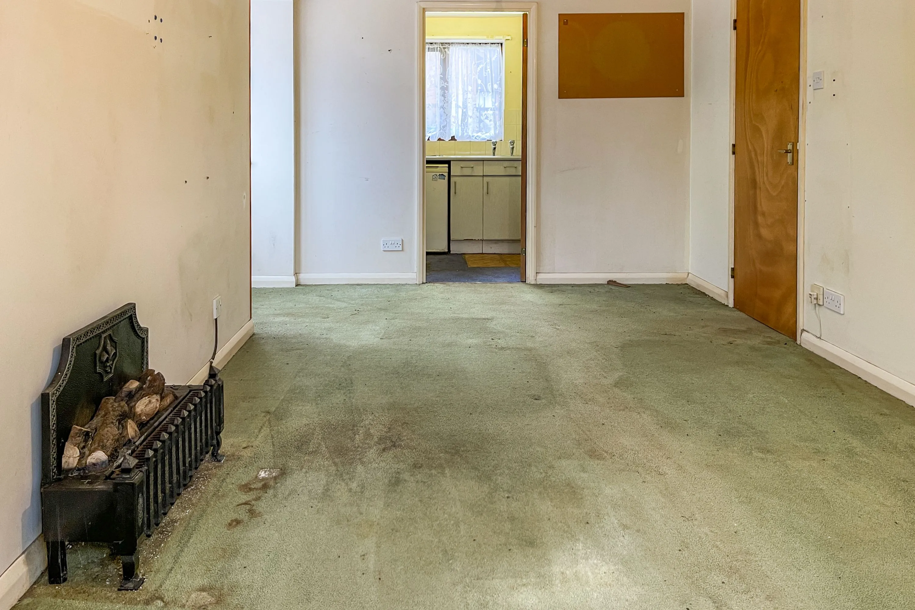 Flat 1 Saxon Court, 1 Roman Way, Billingshurst, RH14 9QU
