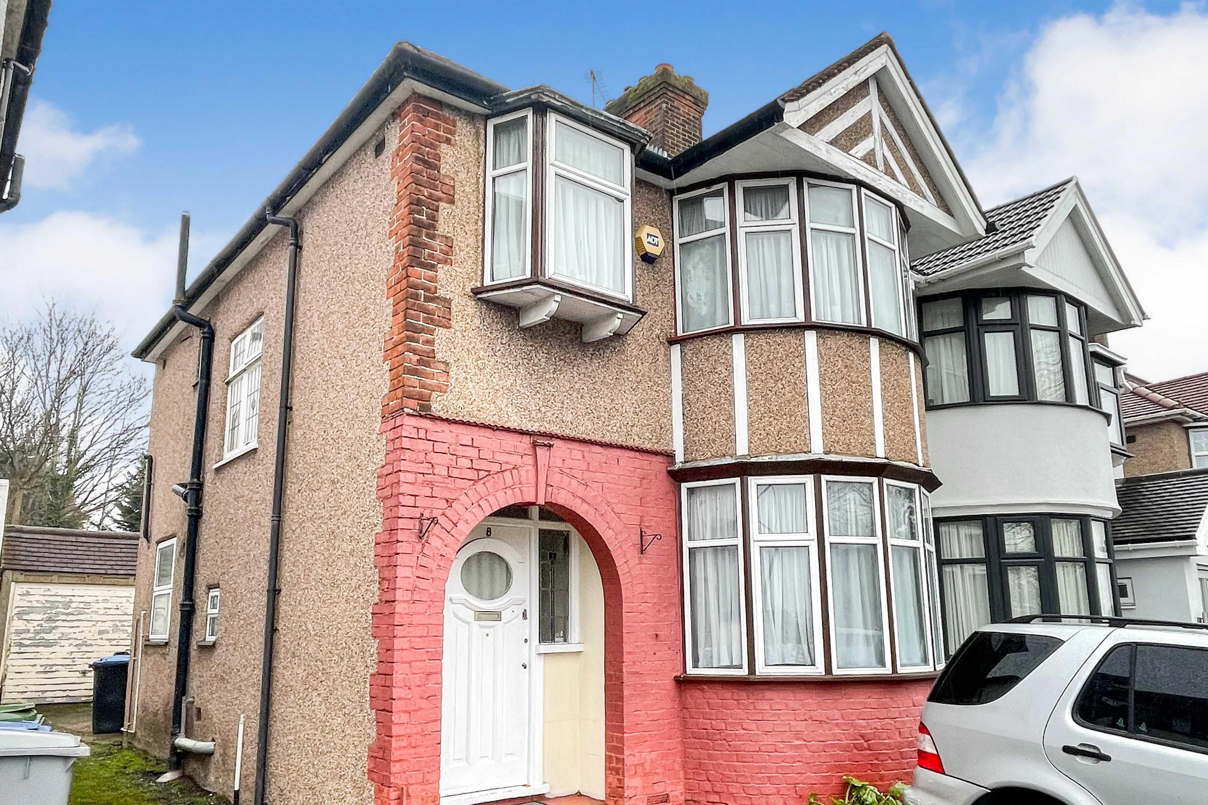 8 Roe Green, London, NW9 0NY