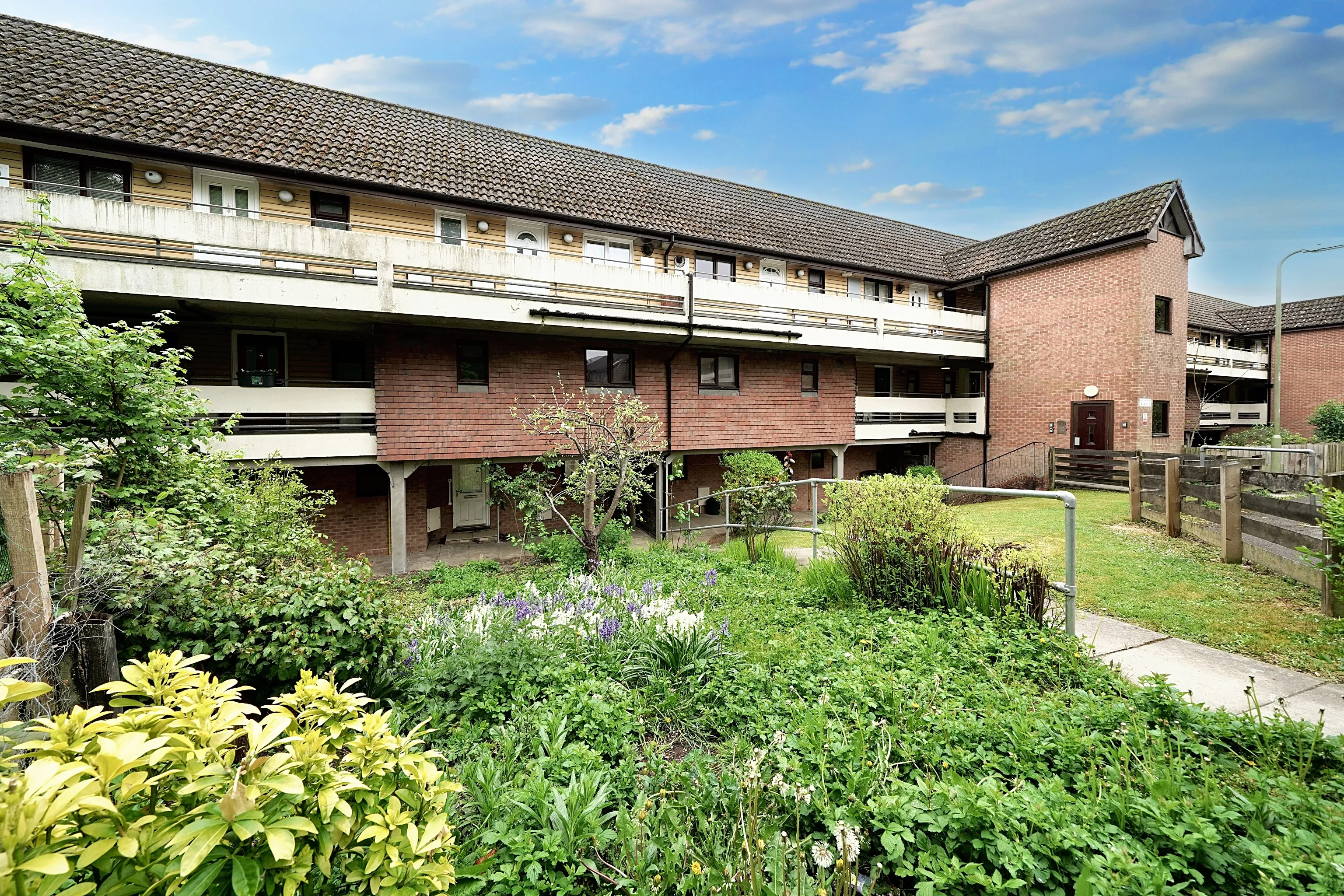 Flat 19 Atholl Court and garden, Kingsway Gardens, Andover, SP10 4BB