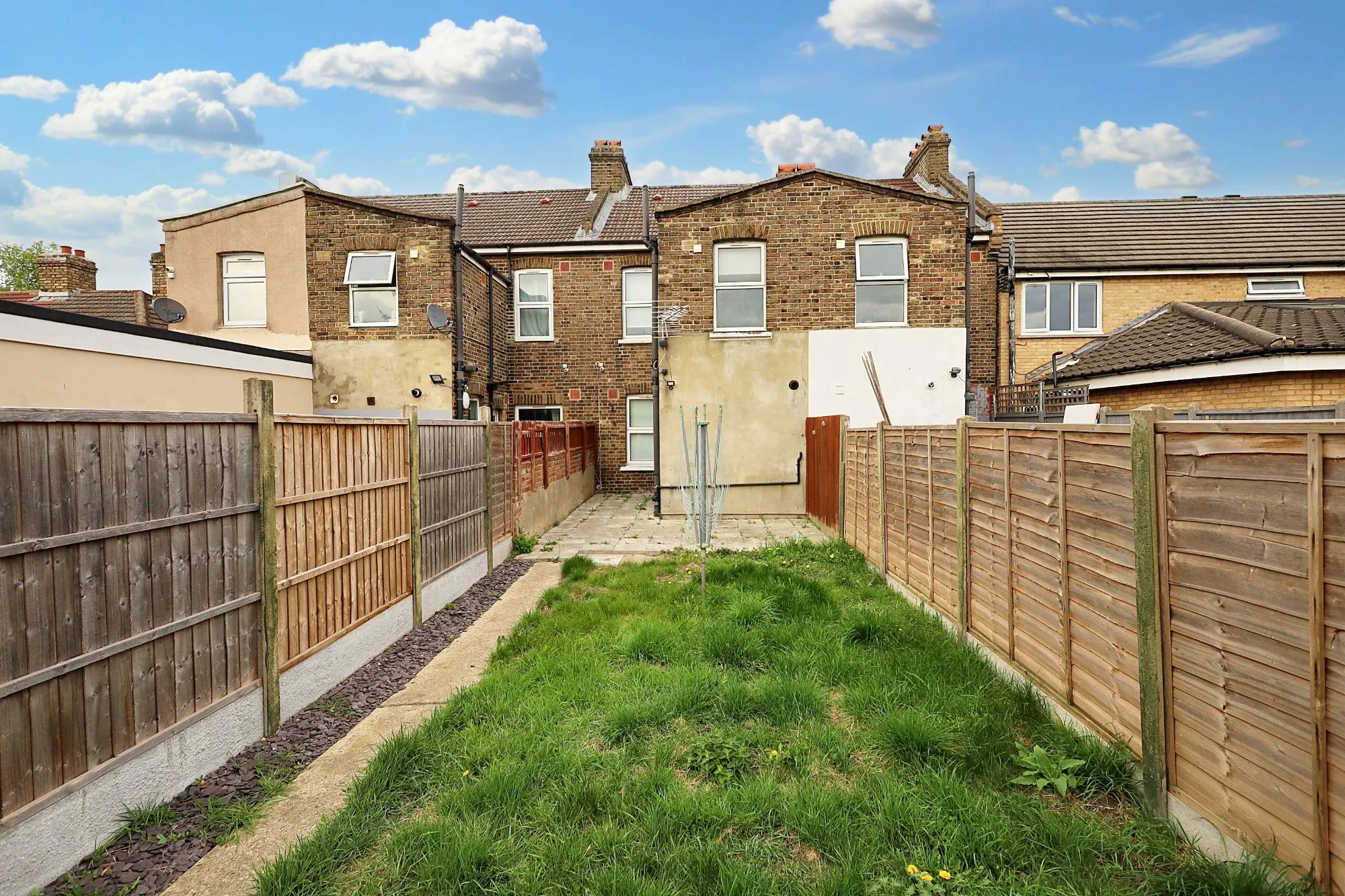124 Netley Road, Newbury Park, Essex IG2 7NW