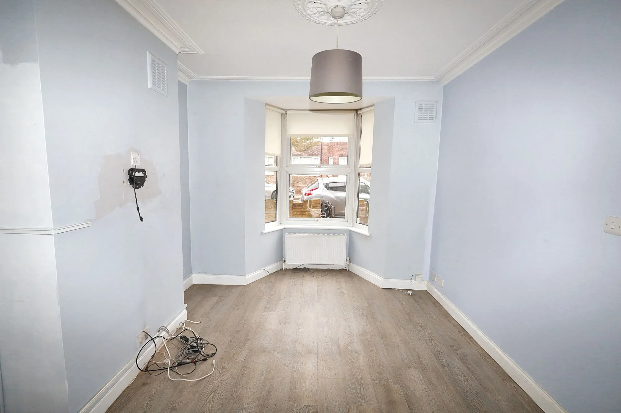 124 Netley Road, Newbury Park, Essex IG2 7NW