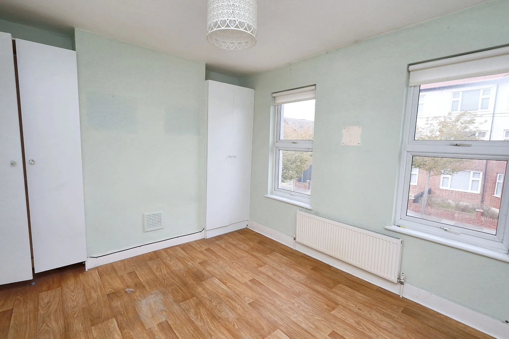 124 Netley Road, Newbury Park, Essex IG2 7NW