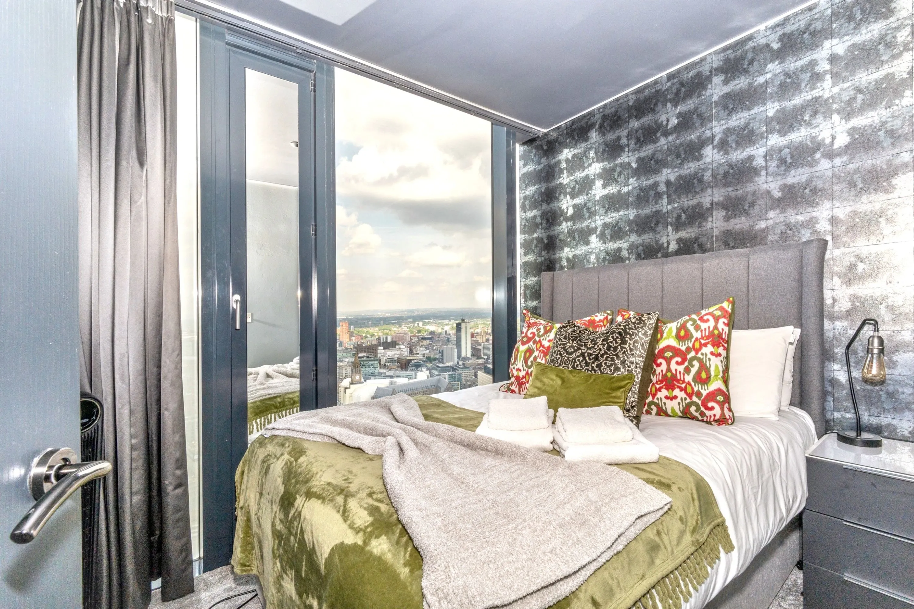 Flat 4401 Beetham Tower, 301 Deansgate, Manchester M3 4LQ