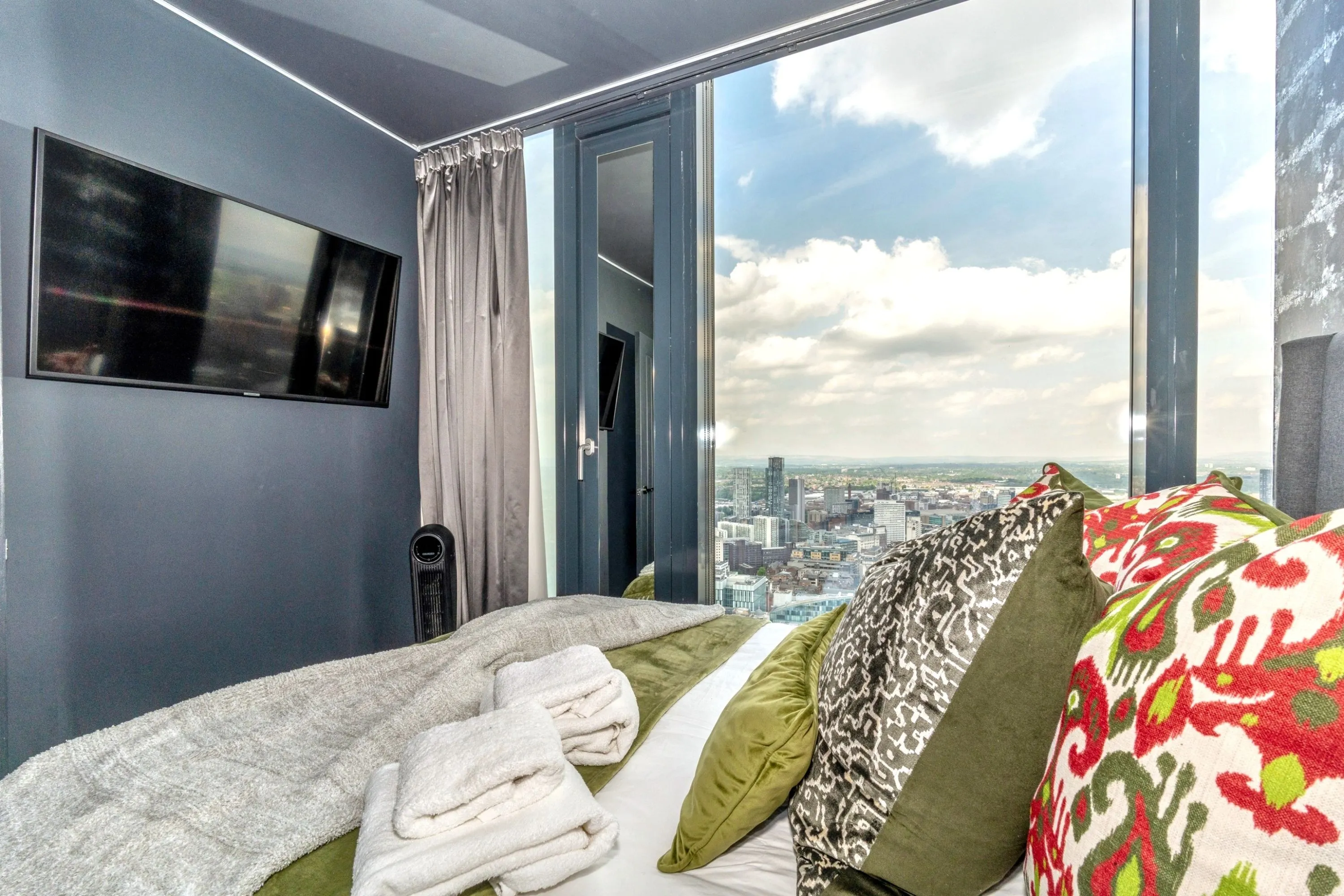 Flat 4401 Beetham Tower, 301 Deansgate, Manchester M3 4LQ