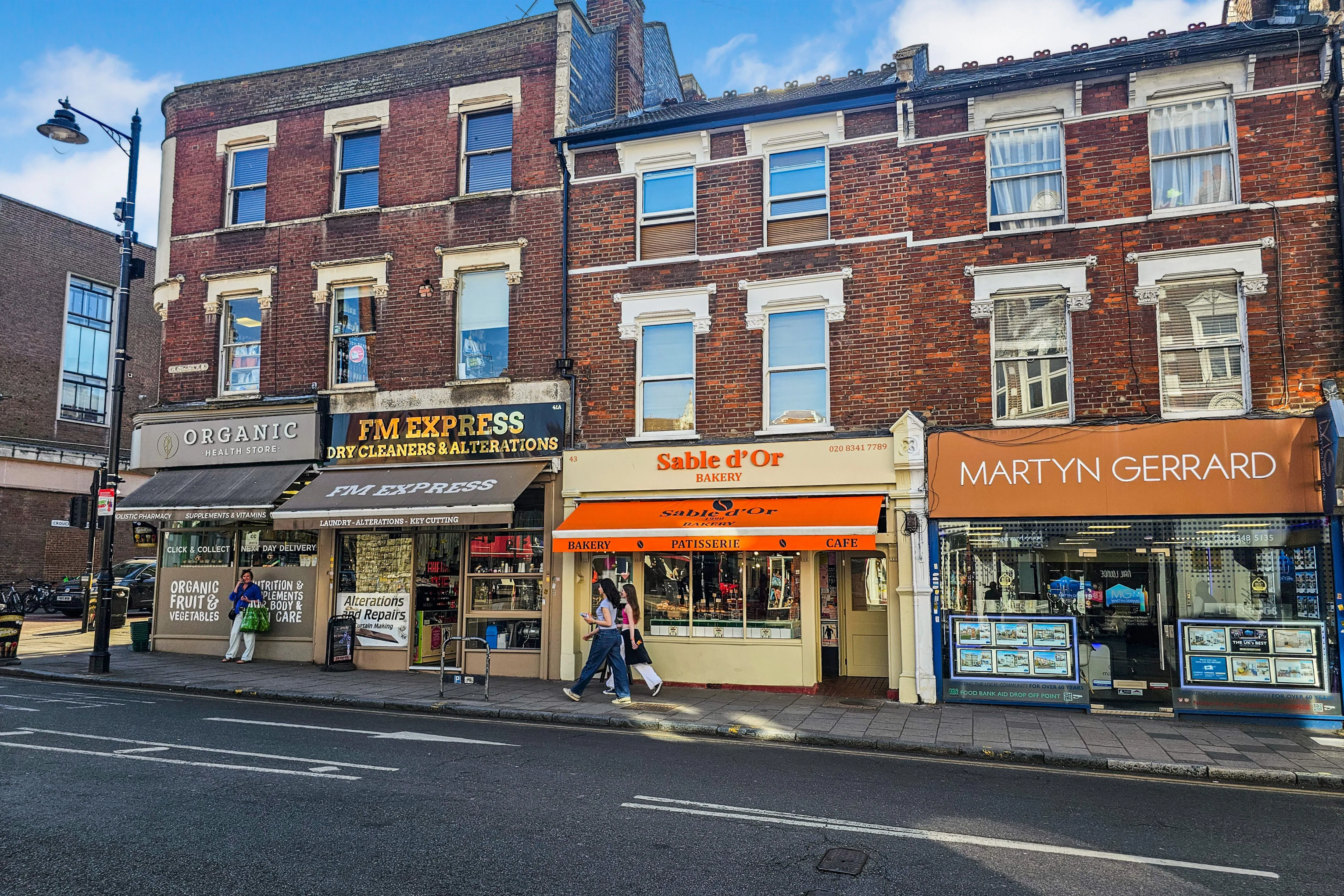 43 Crouch End Broadway, London N8 8DT