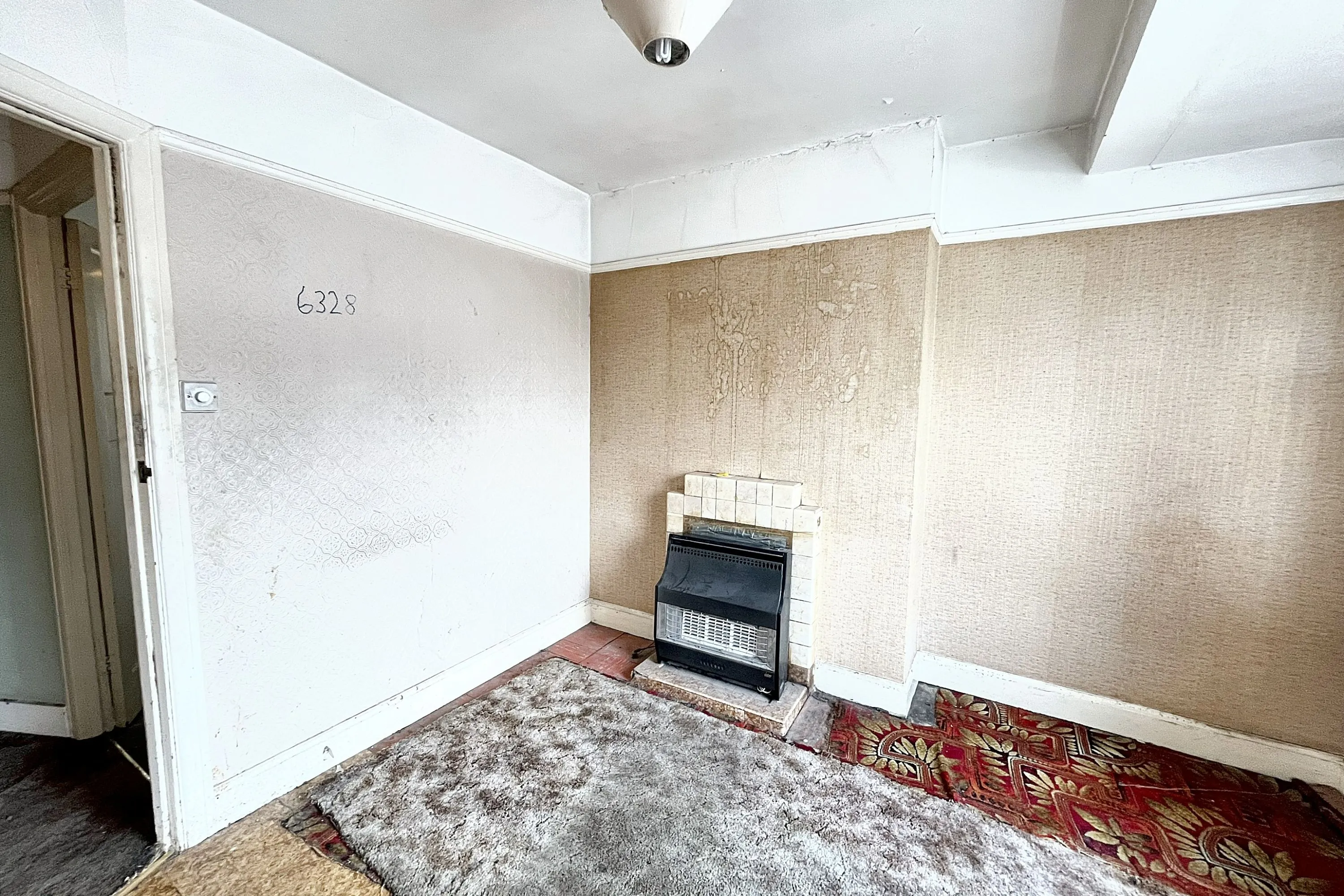 60 De'arn Gardens, Mitcham, Surrey, CR4 3AY