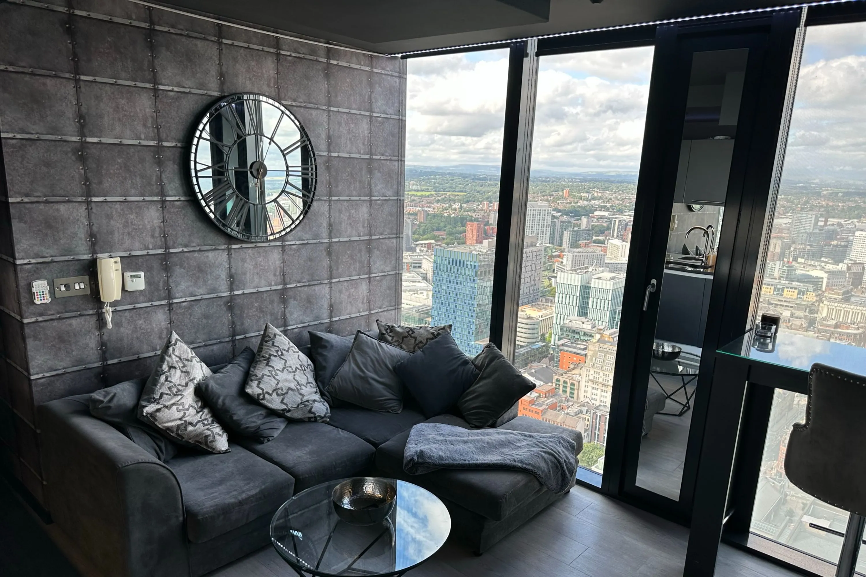 Flat 4401 Beetham Tower, 301 Deansgate, Manchester M3 4LQ