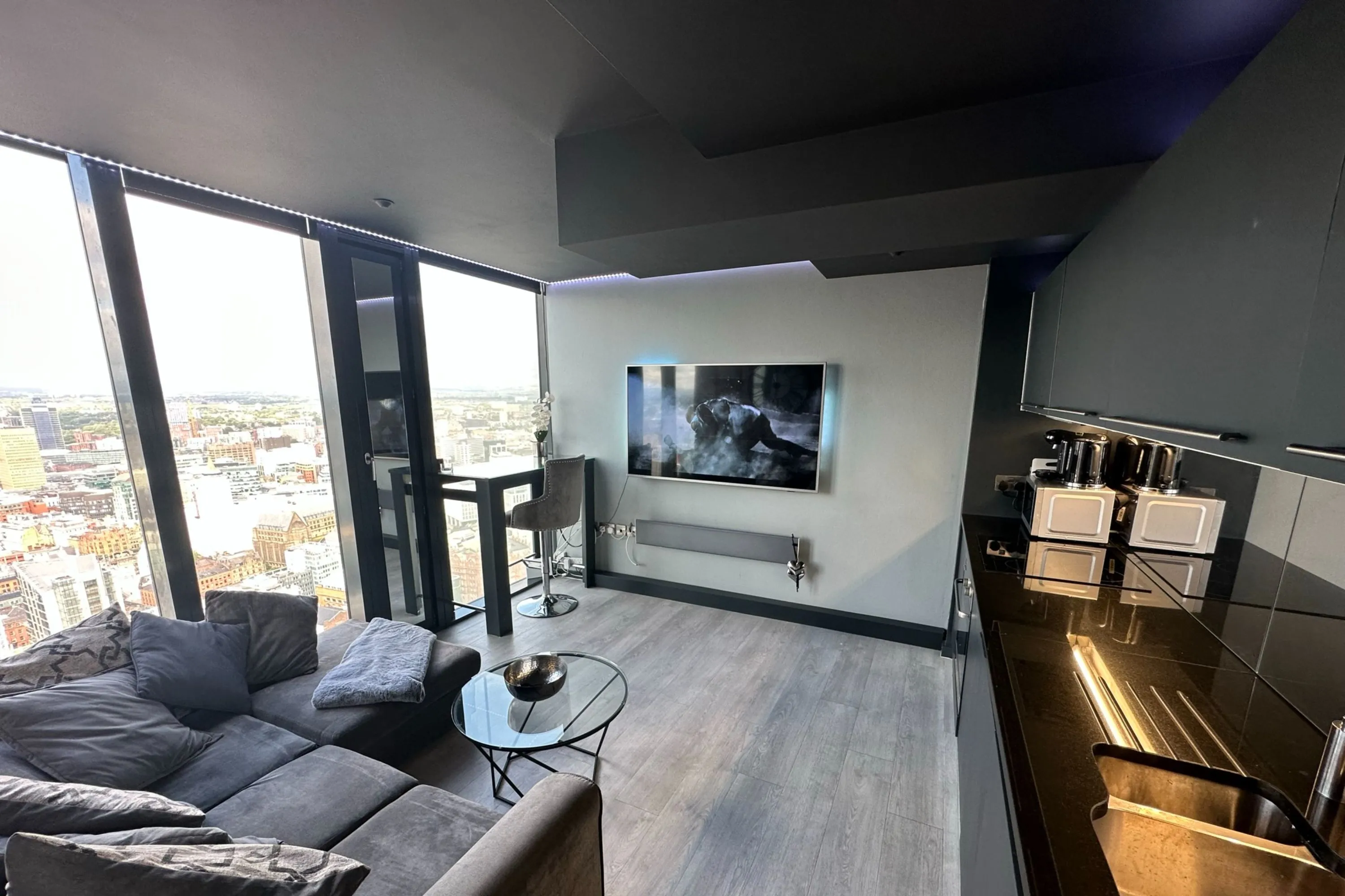 Flat 4401 Beetham Tower, 301 Deansgate, Manchester M3 4LQ