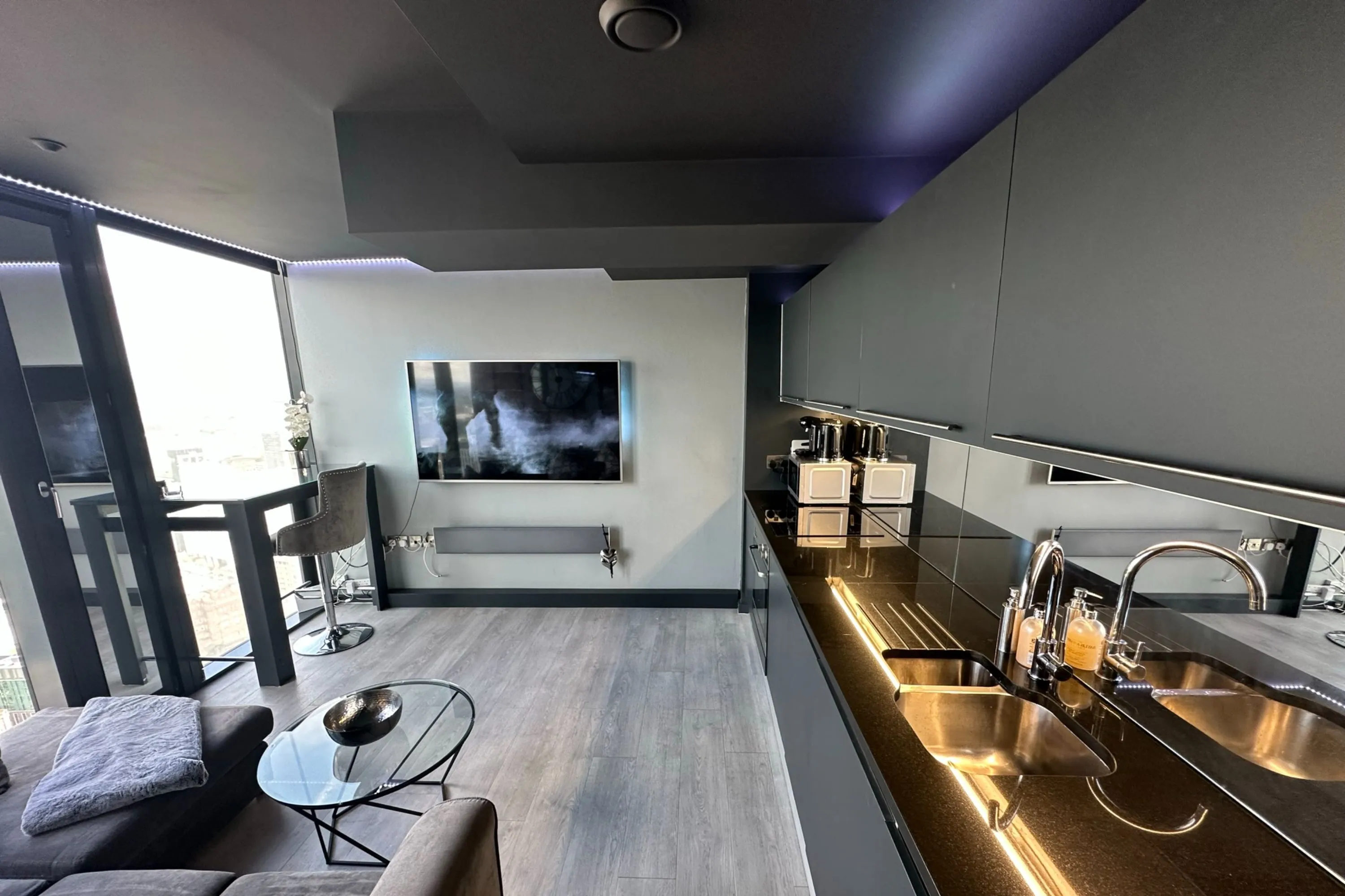 Flat 4401 Beetham Tower, 301 Deansgate, Manchester M3 4LQ