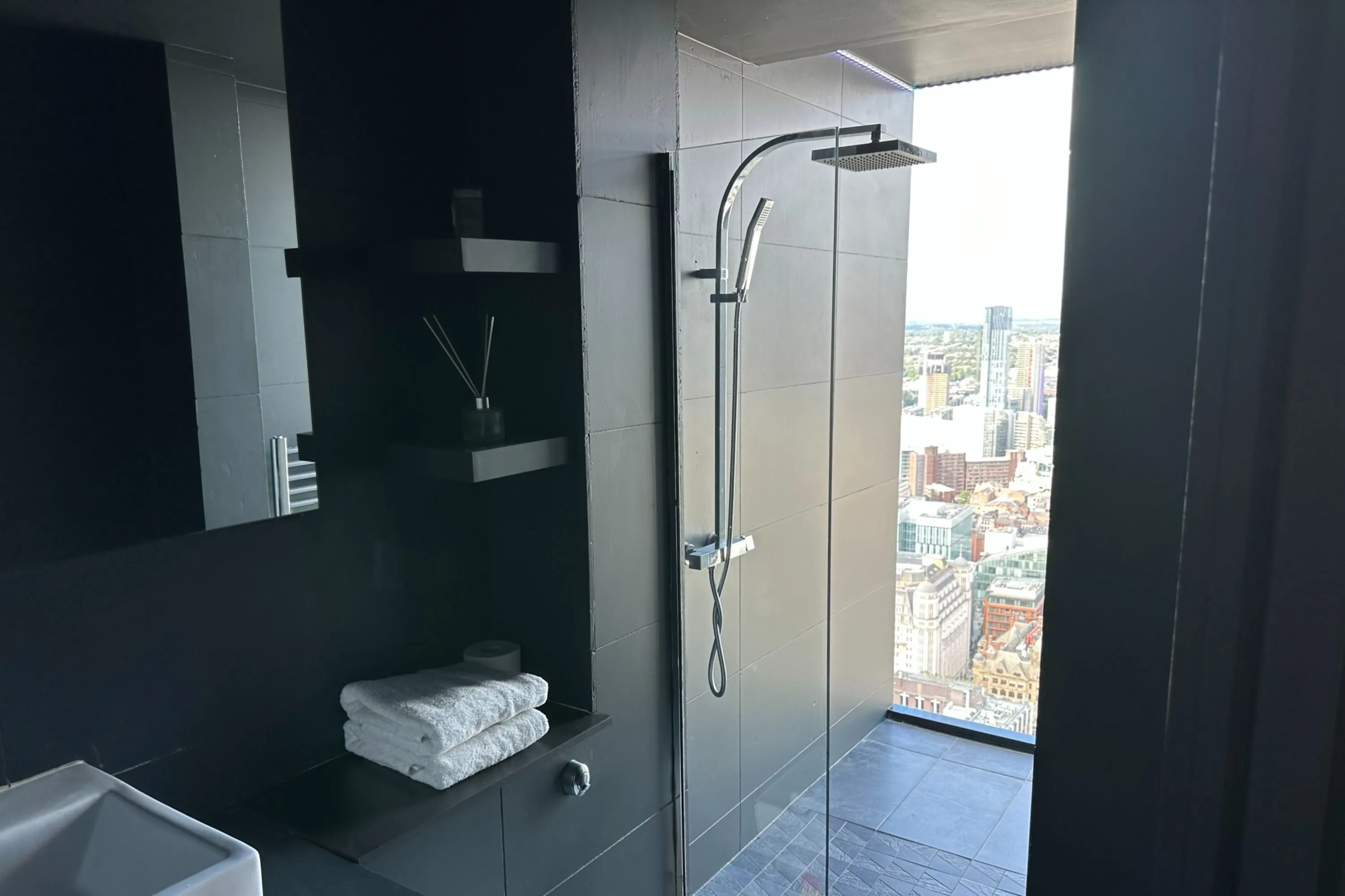 Flat 4401 Beetham Tower, 301 Deansgate, Manchester M3 4LQ