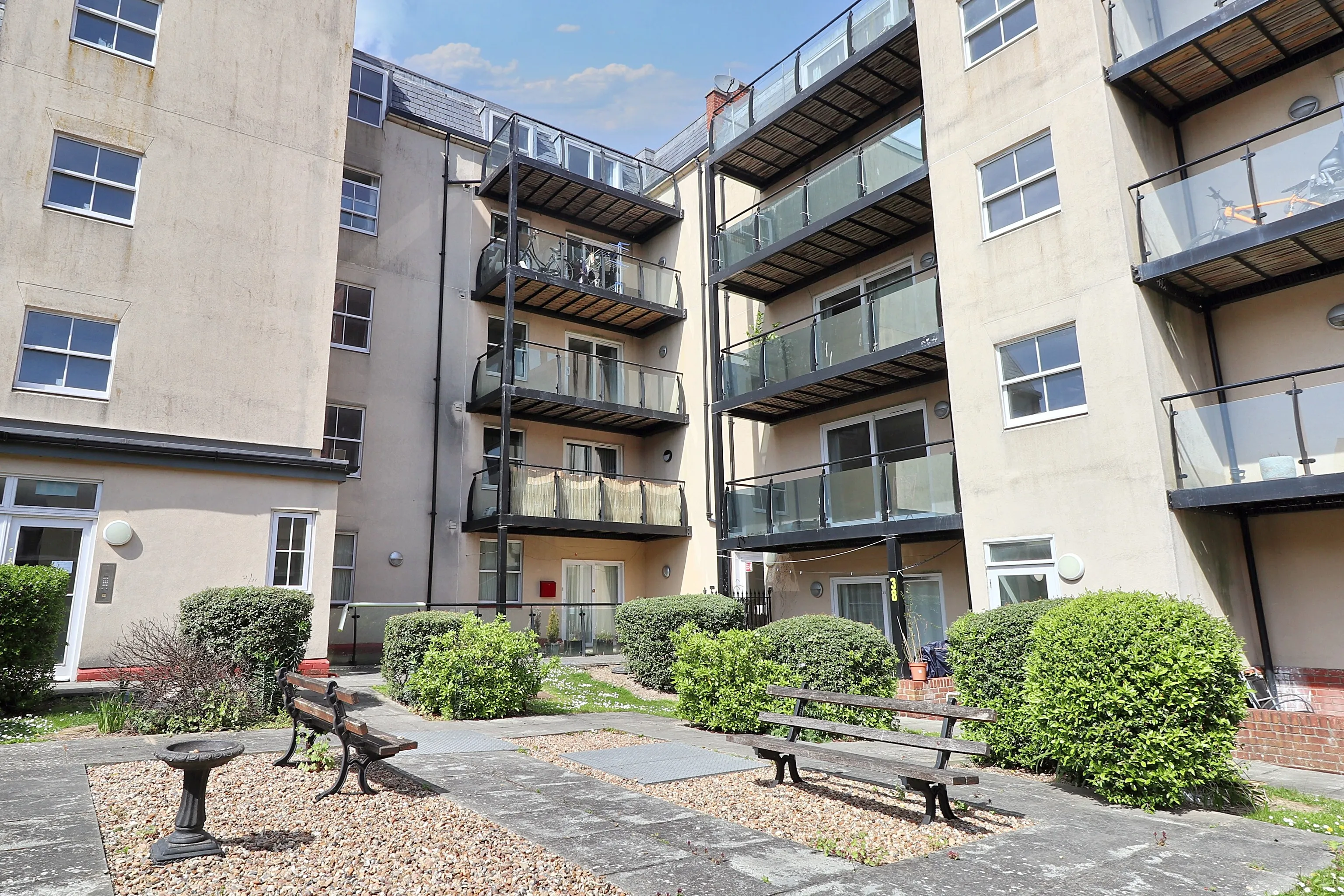 36 Flagstaff Court, Canterbury, Kent CT1 3HA