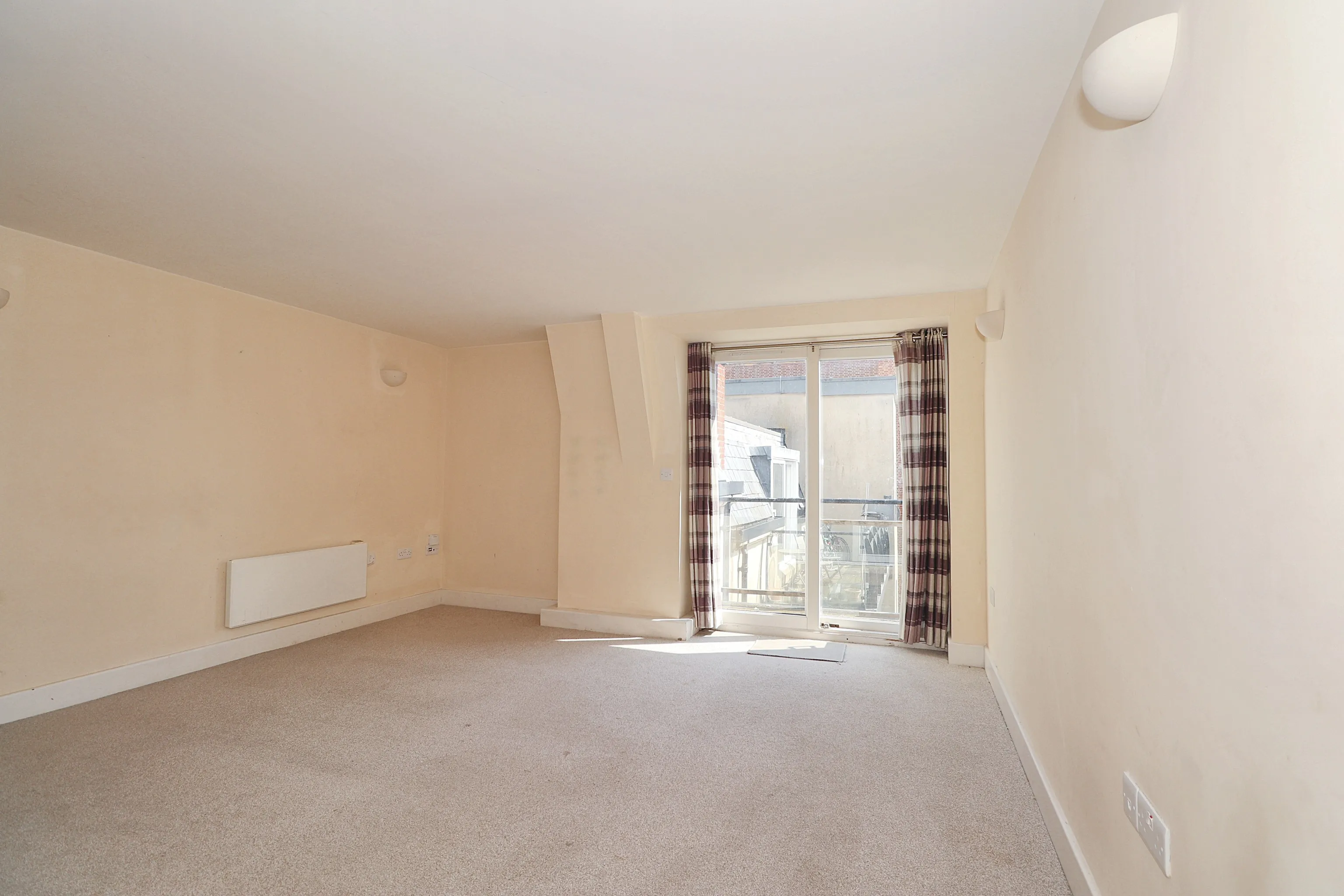 36 Flagstaff Court, Canterbury, Kent CT1 3HA