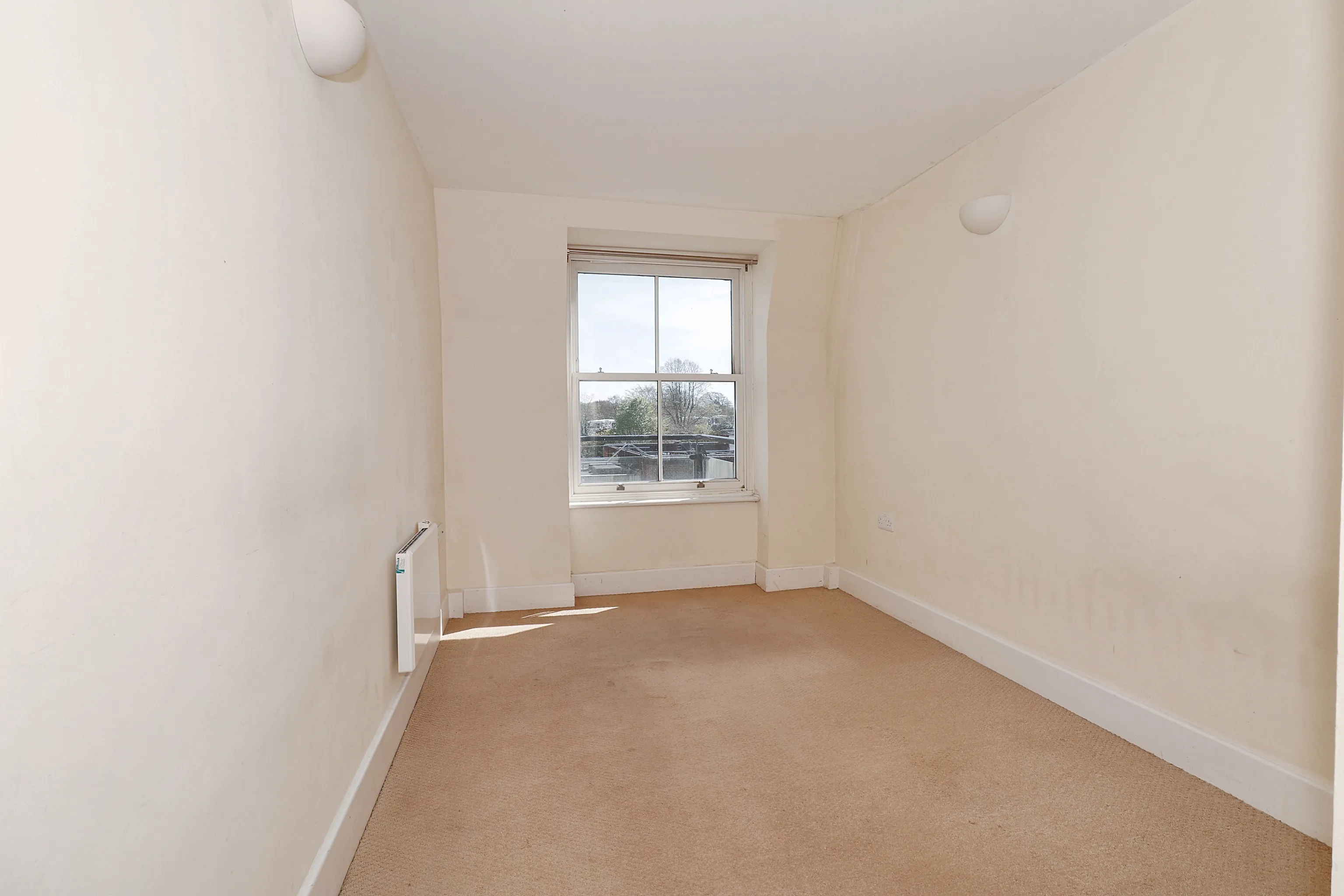 36 Flagstaff Court, Canterbury, Kent CT1 3HA