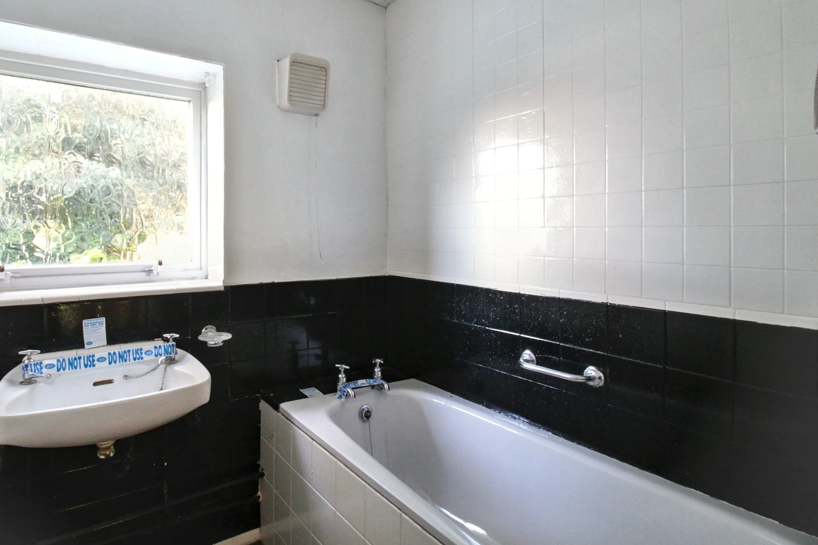 1 Leigh Drive, Romford, Essex, RM3 7YJ