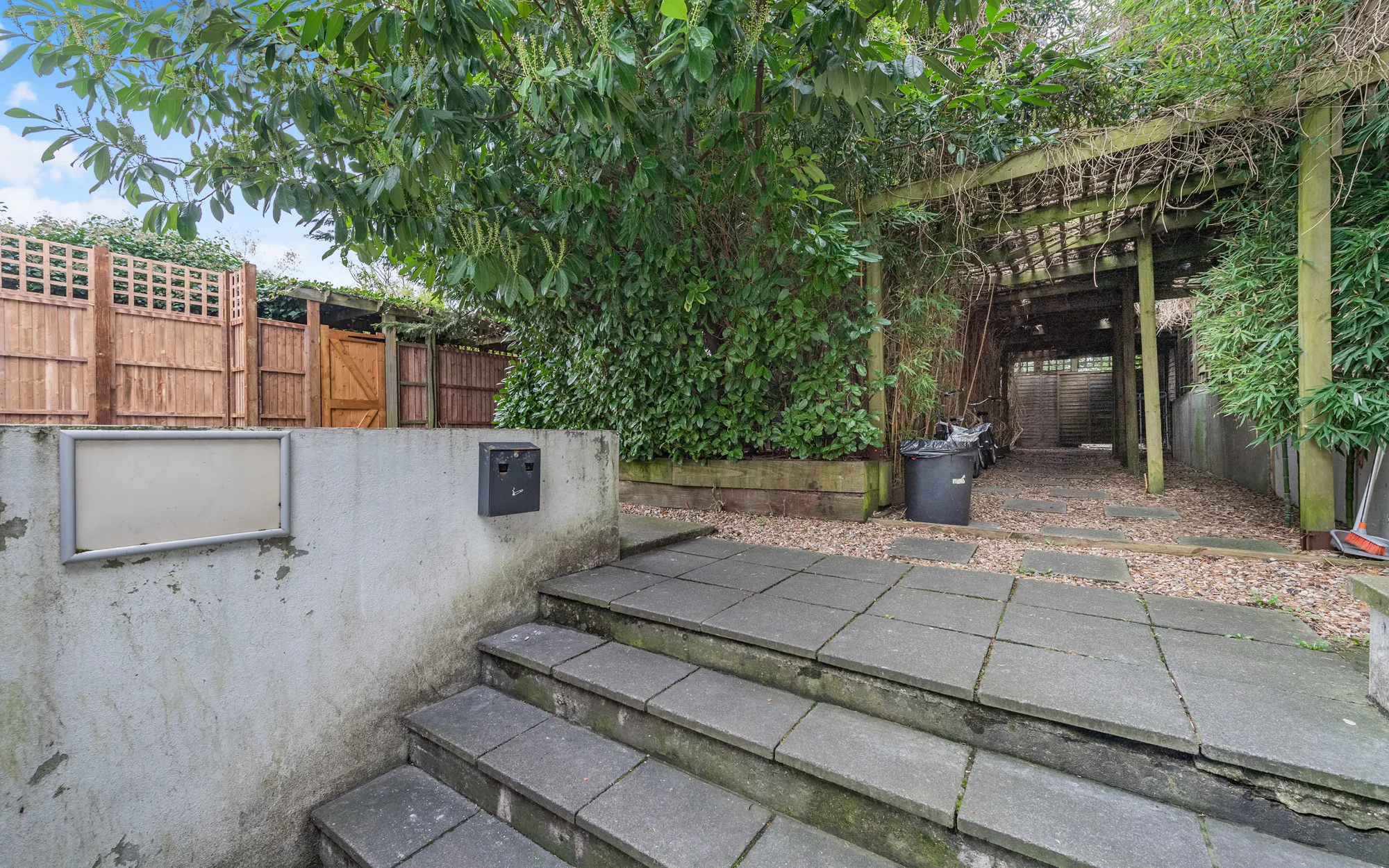 30 Chatsworth Road, Kilburn, London, NW2 4BS