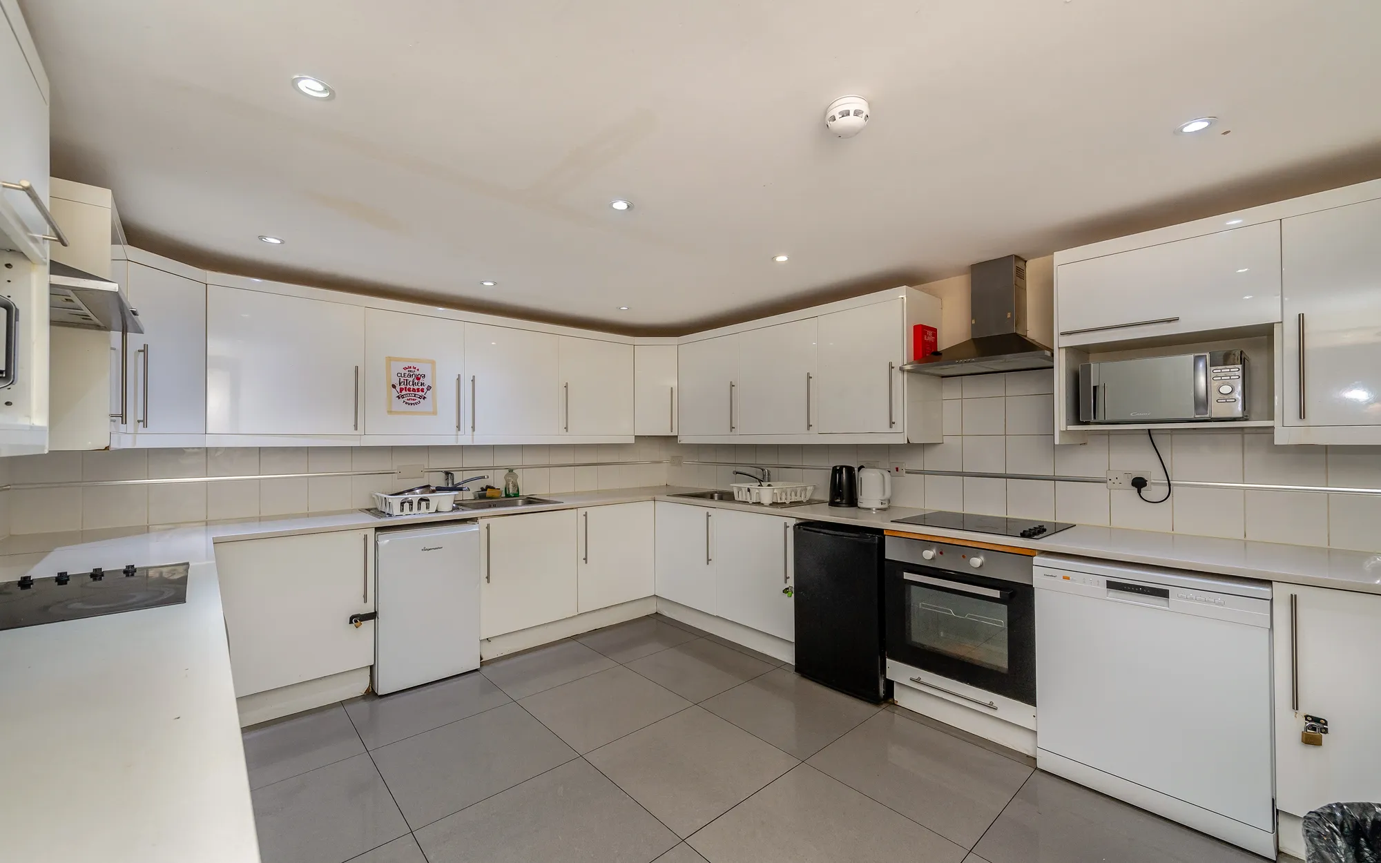 30 Chatsworth Road, Kilburn, London, NW2 4BS