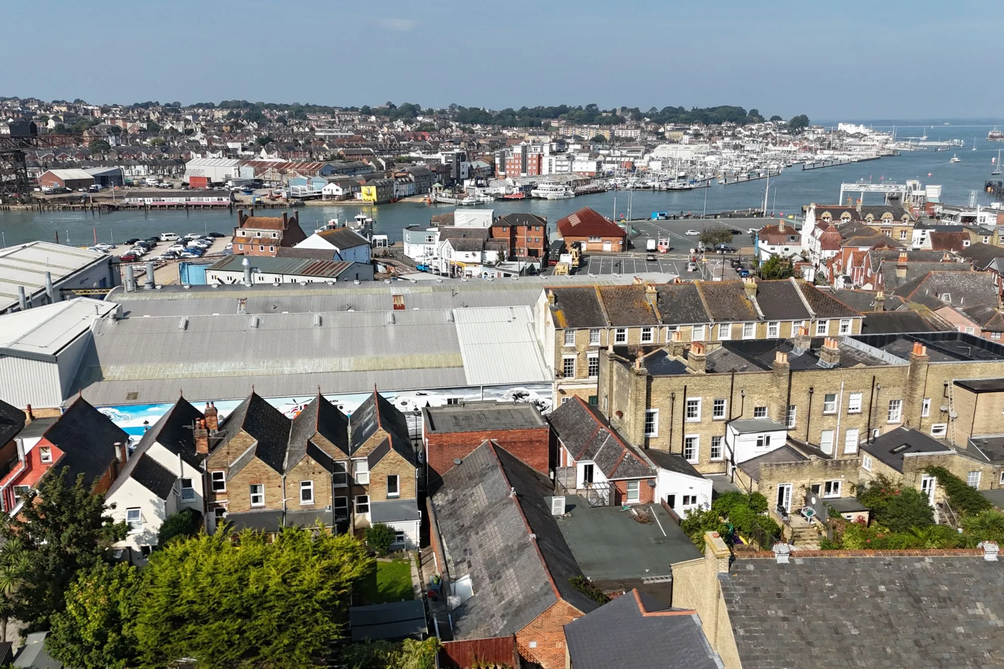 East Cowes Conservative Club, 11 Clarence Road, East Cowes, PO32 6EP