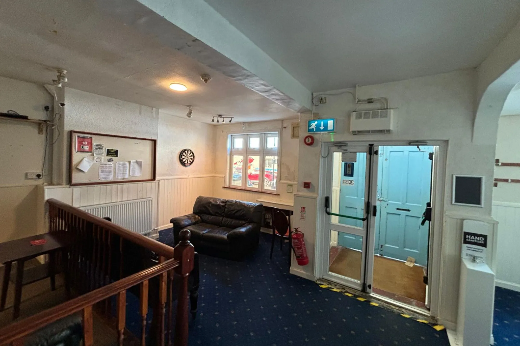 East Cowes Conservative Club, 11 Clarence Road, East Cowes, PO32 6EP