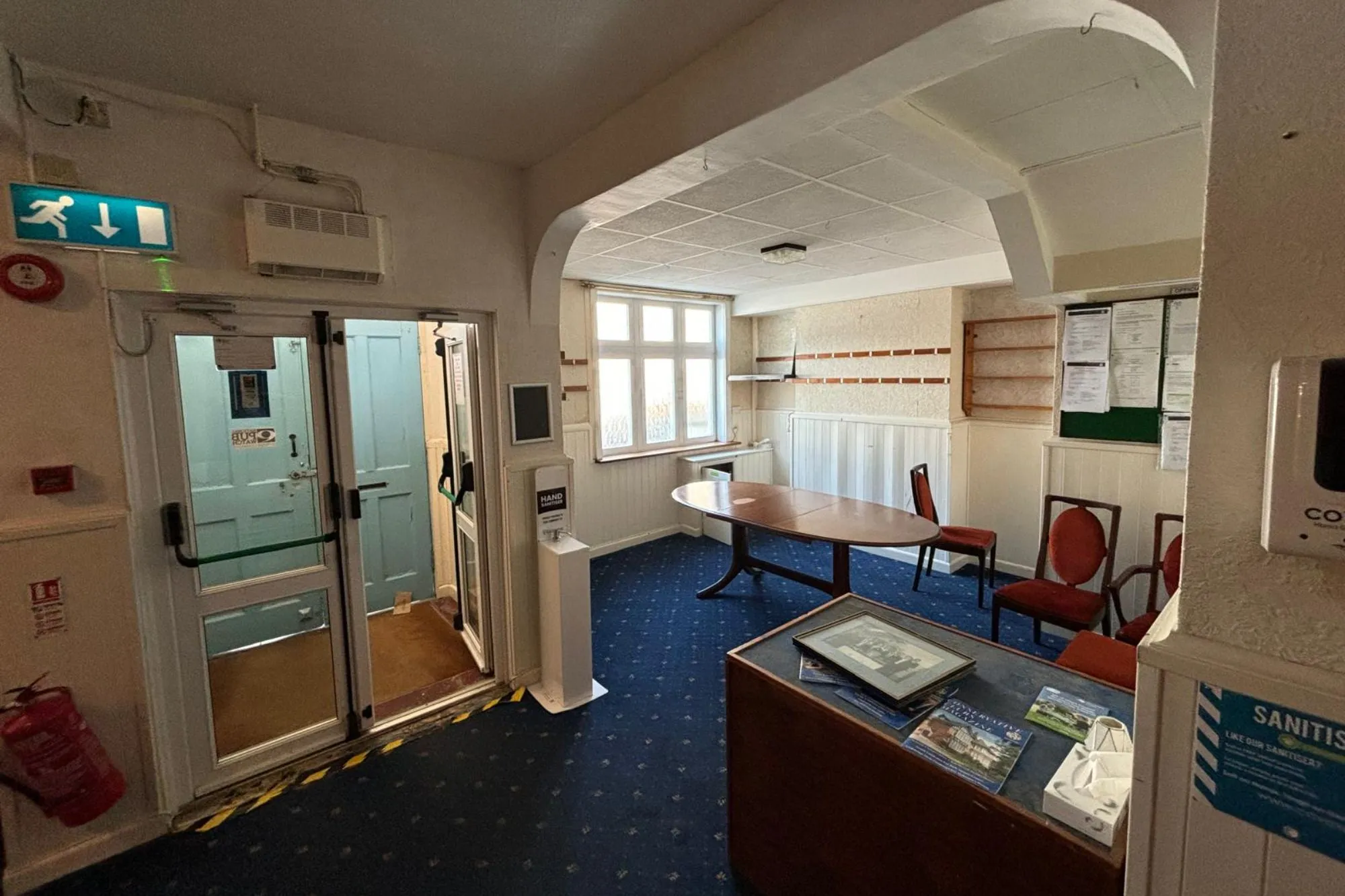 East Cowes Conservative Club, 11 Clarence Road, East Cowes, PO32 6EP