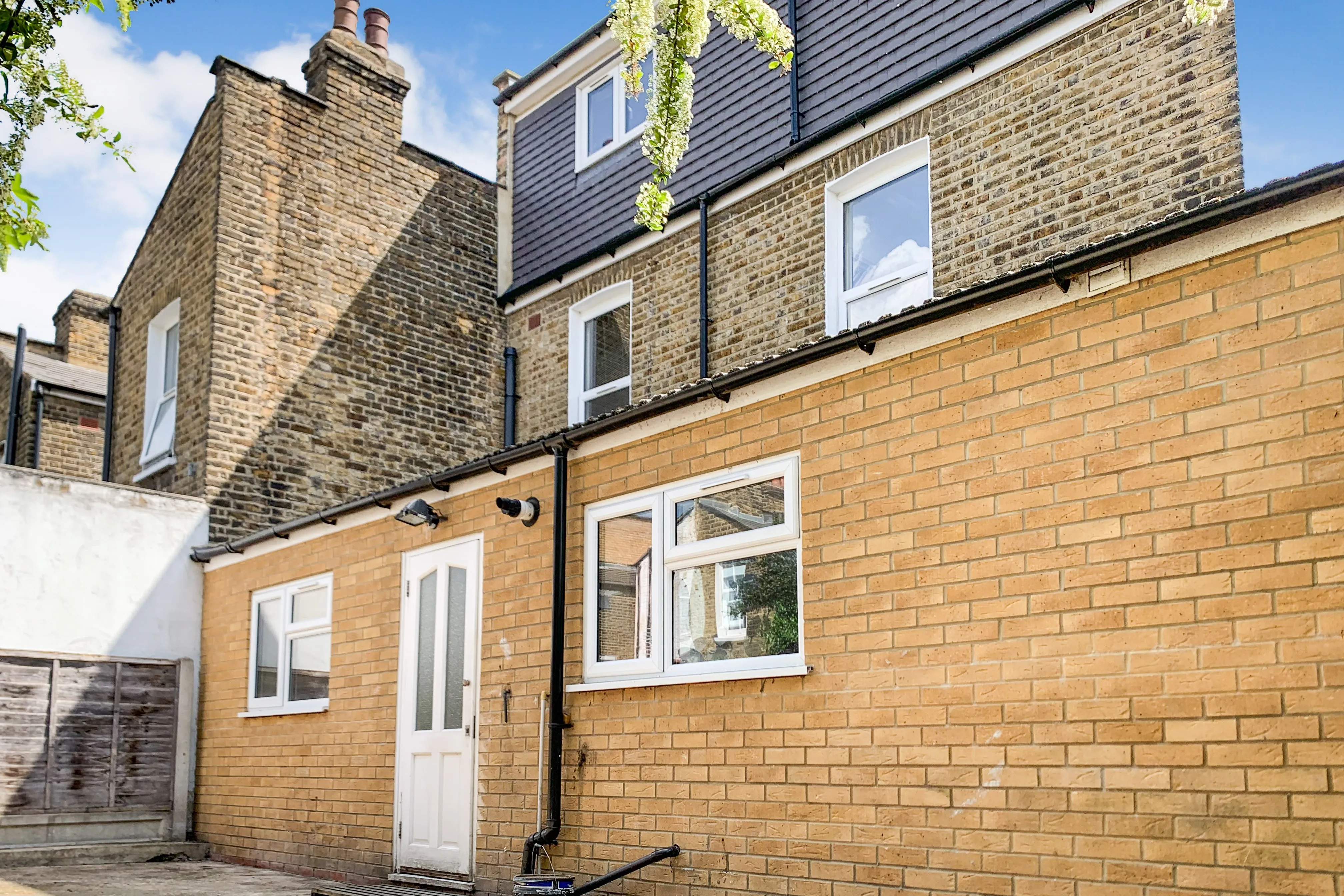 105 Coopers Lane, Leyton, London E10 5DG