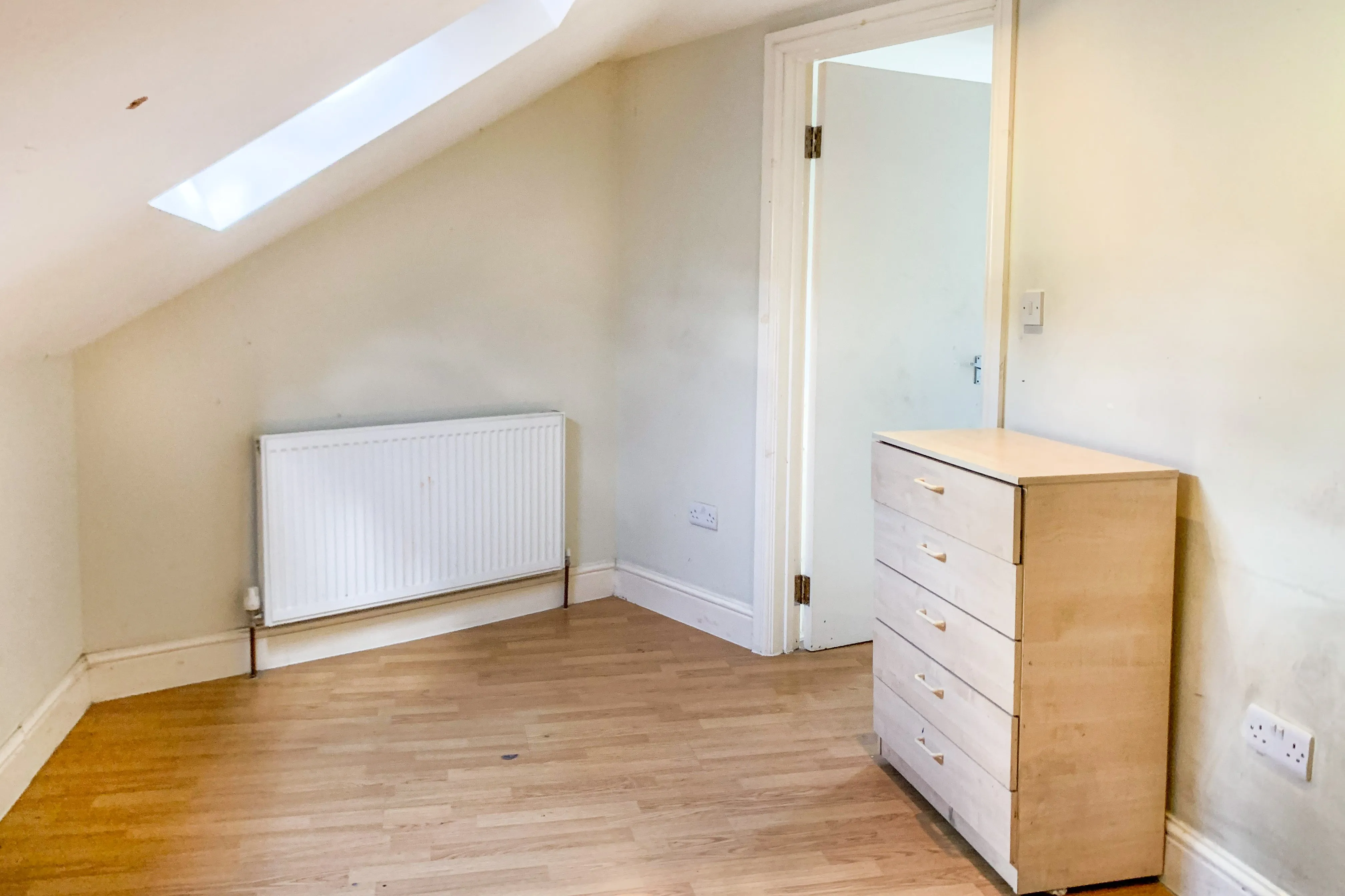 105 Coopers Lane, Leyton, London E10 5DG