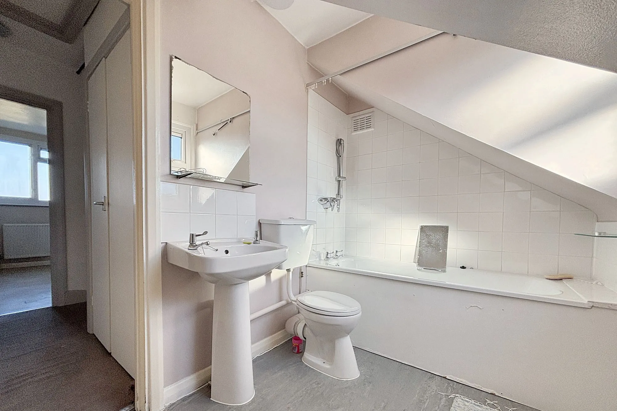 Flat C, 31 Connaught Road, Harlesden, London NW10 9AJ