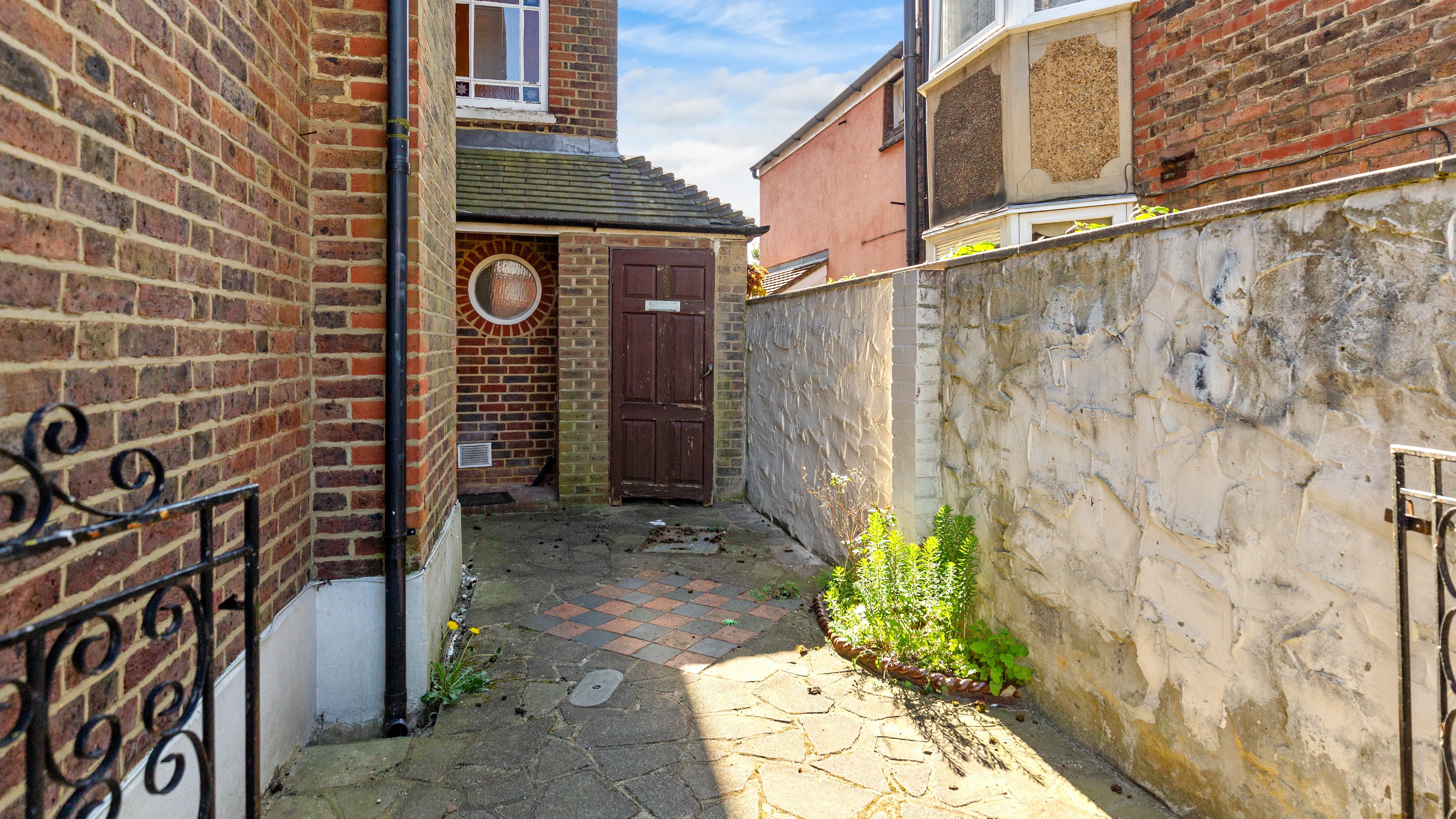 64 Chart Lane, Reigate, Surrey, RH2 7DZ