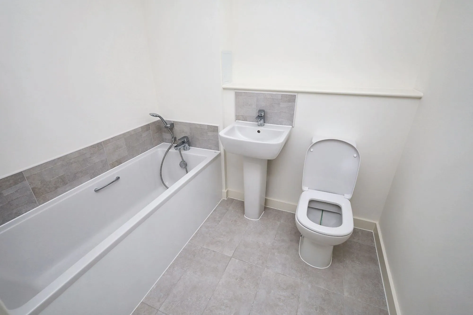 Flat 13, Denman House, 1 New Road, Feltham TW14 9AJ