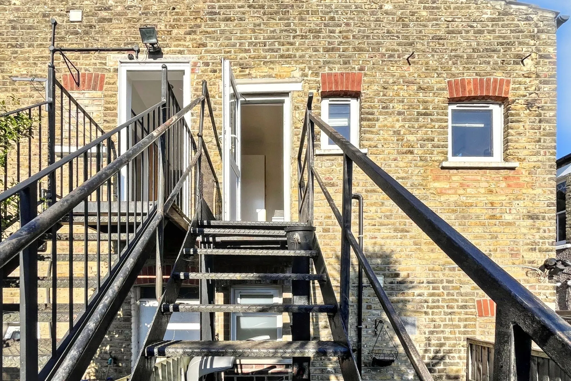 32a Hotham Road, Wimbledon, London SW19 1BS