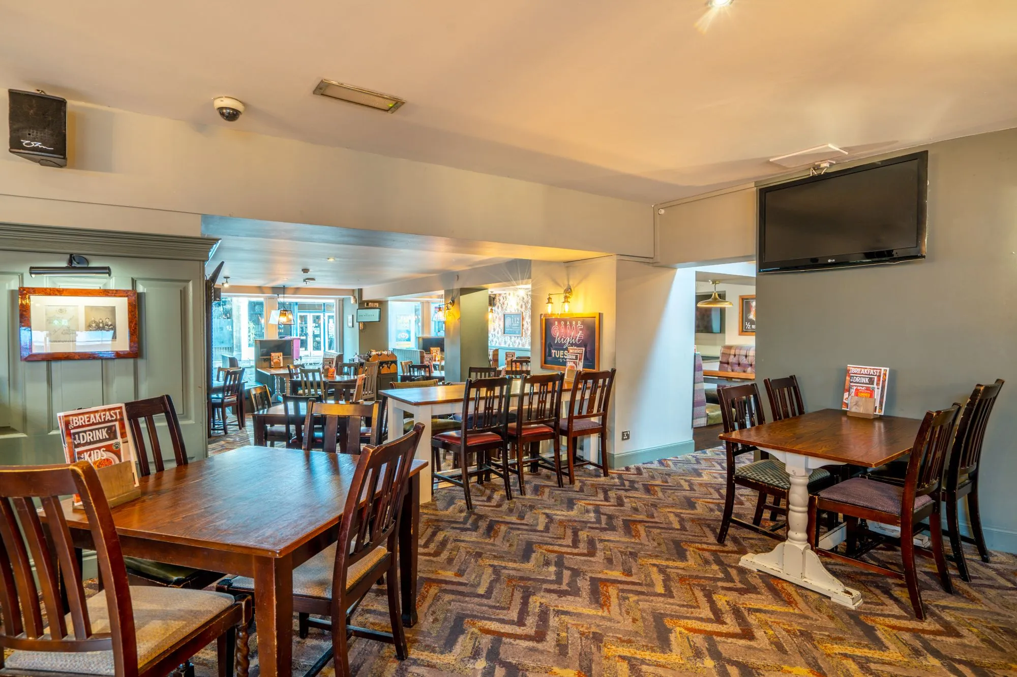 The Exchequer, 60 High Street, Kirkcaldy, KY1 1NB