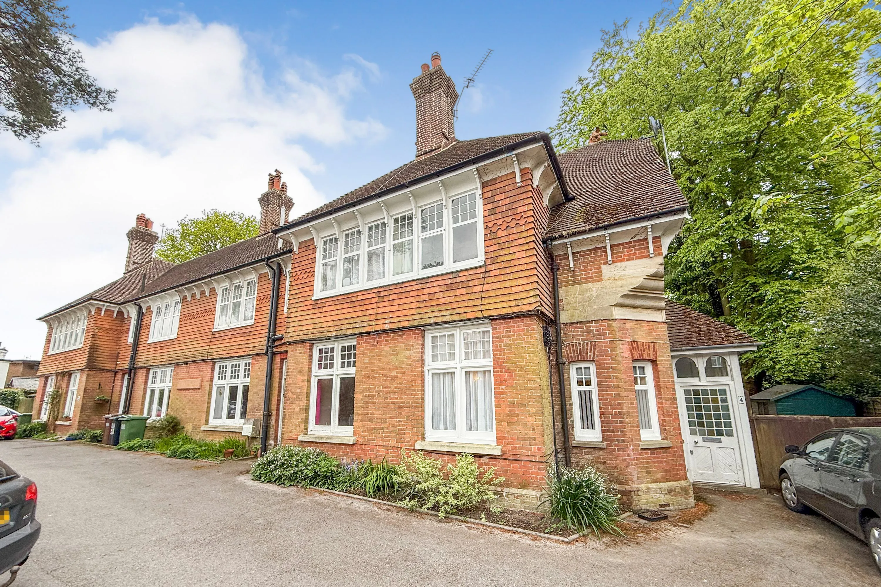 Lower Flat 3, Silwood Place, St Johns Road, Crowborough, TN6 1RW