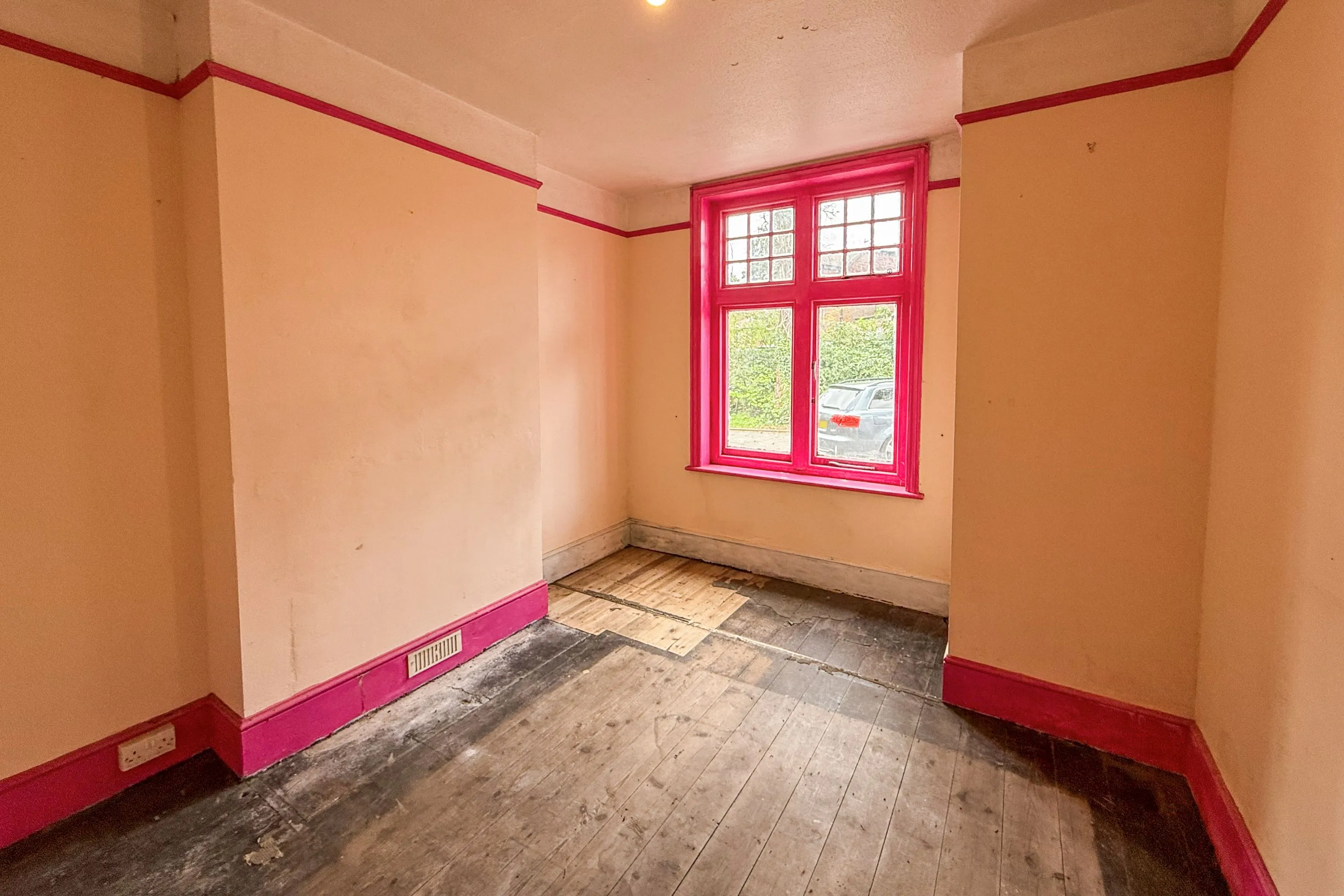 Lower Flat 3, Silwood Place, St Johns Road, Crowborough, TN6 1RW