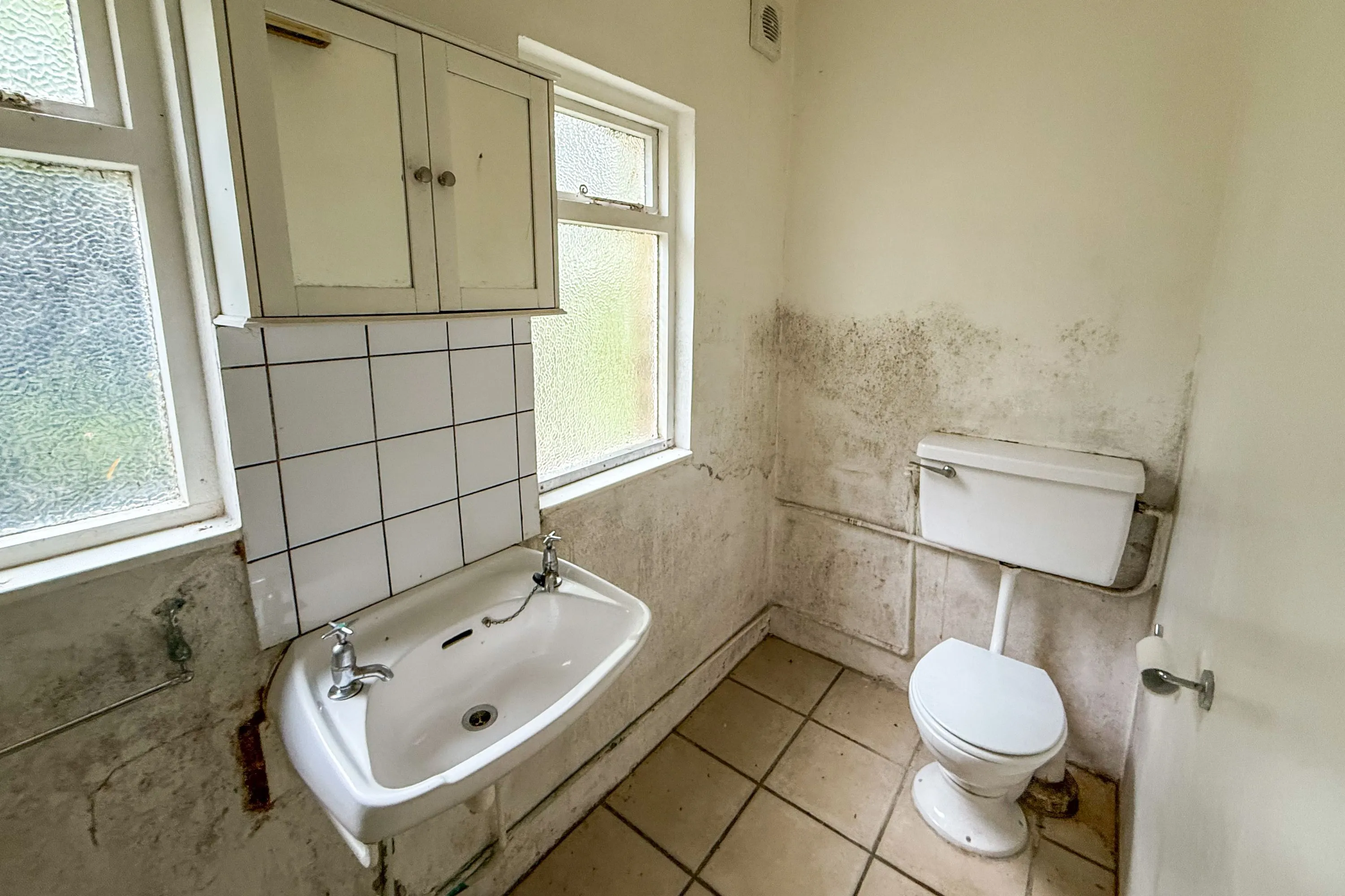 Lower Flat 3, Silwood Place, St Johns Road, Crowborough, TN6 1RW