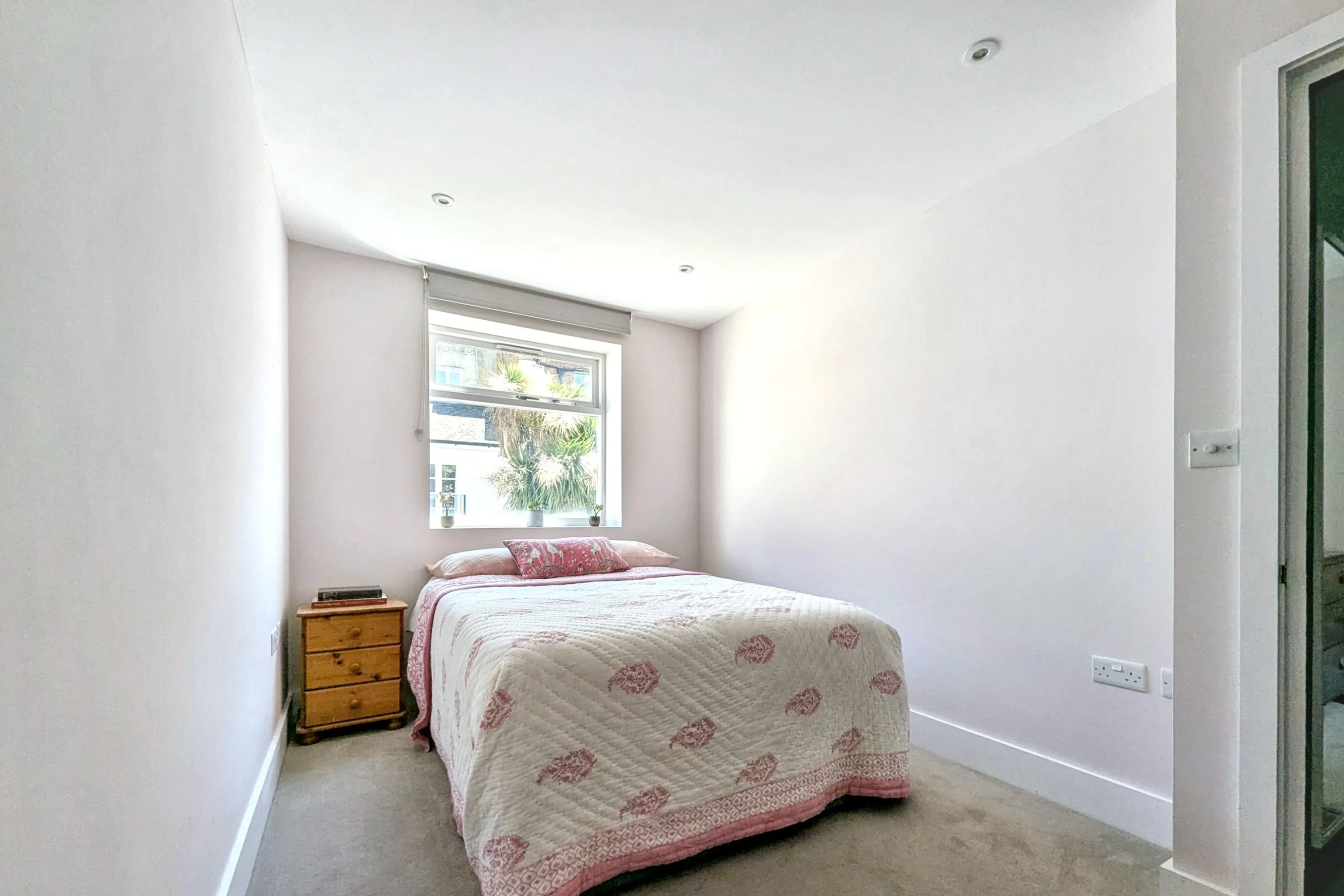 First Floor Flat, 5 Clayland's Place, London, SW8 1NL
