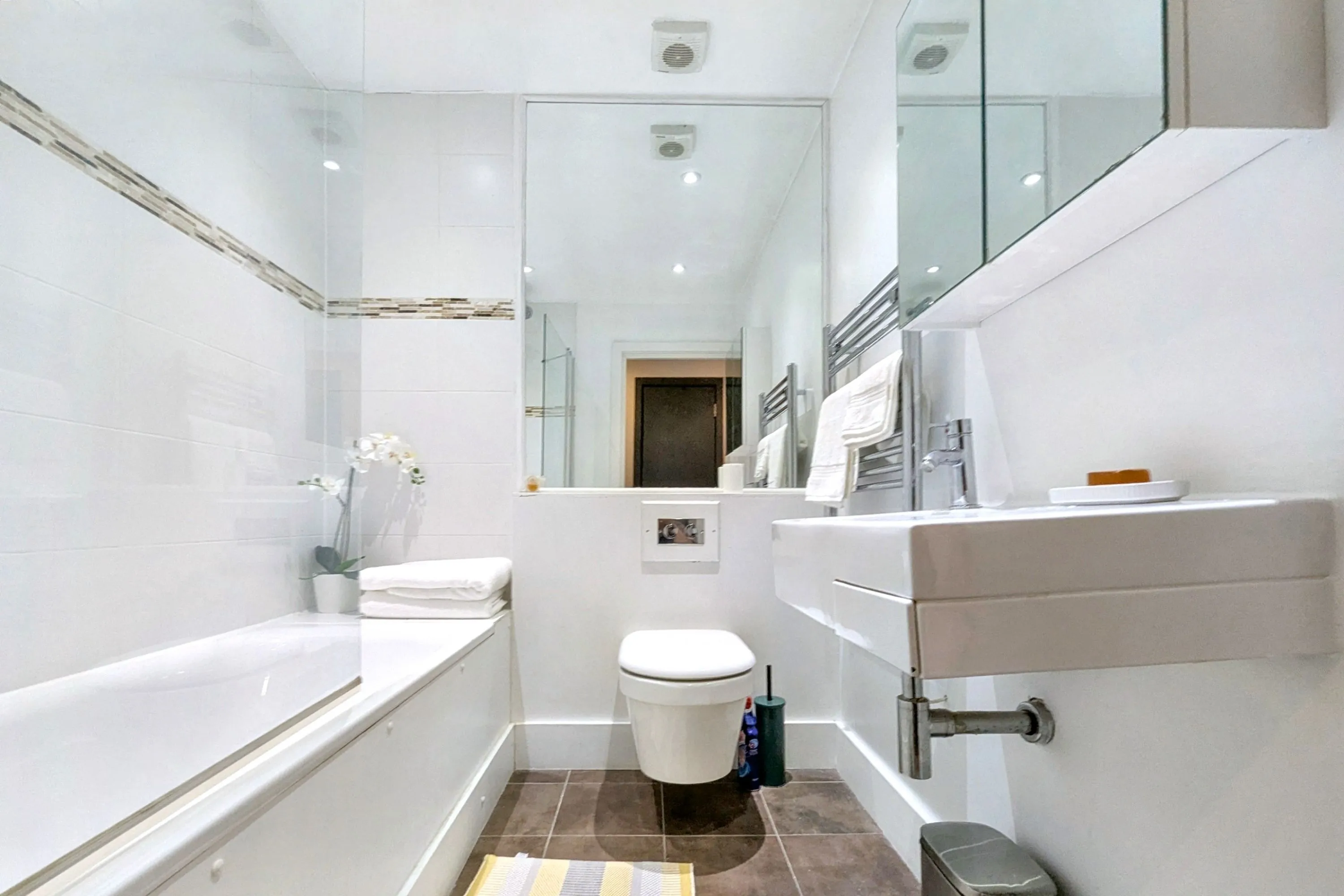 First Floor Flat, 5 Clayland's Place, London, SW8 1NL