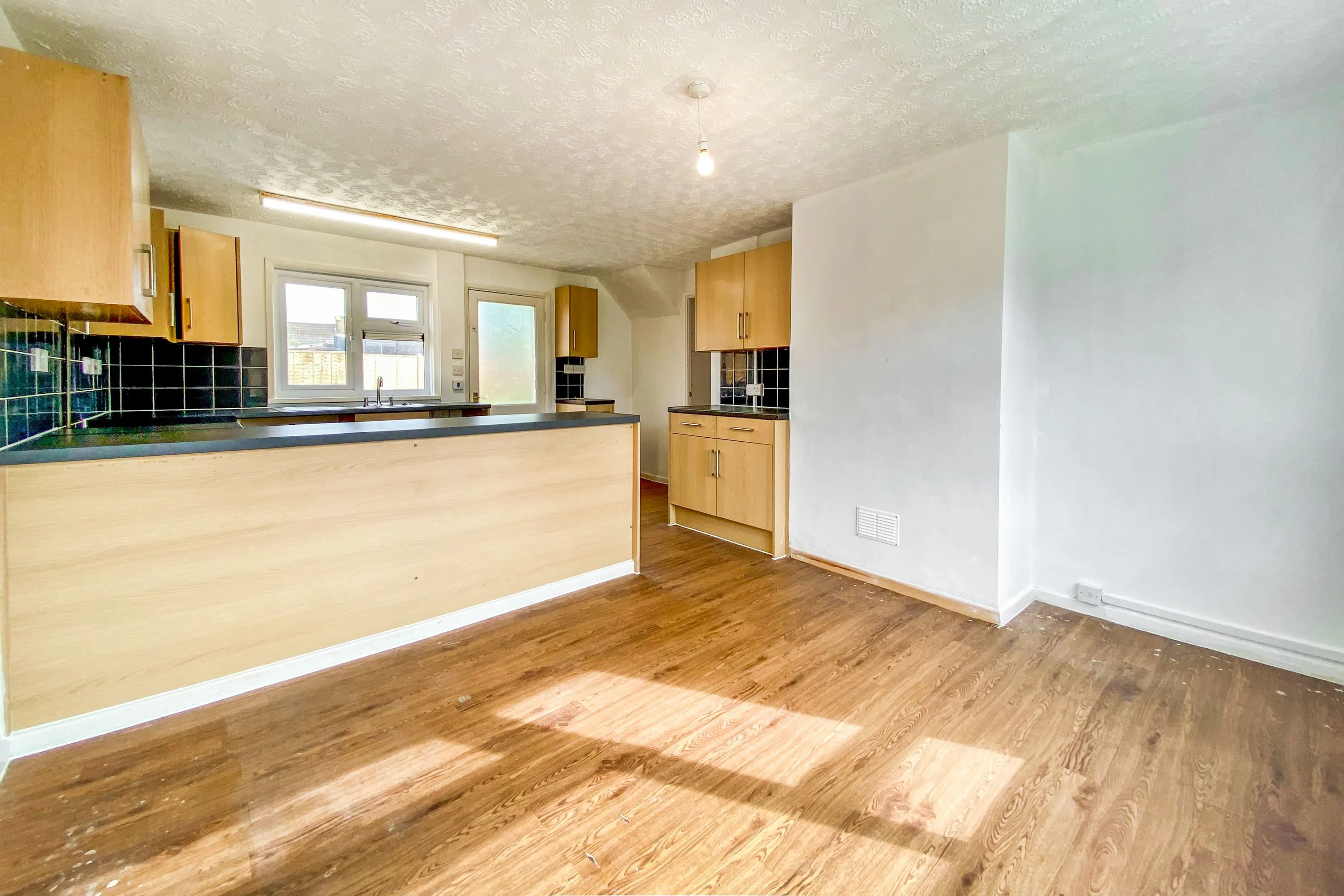 18 Queens Road, Royal Wootton Bassett, Swindon, Wiltshire, SN4 8AW
