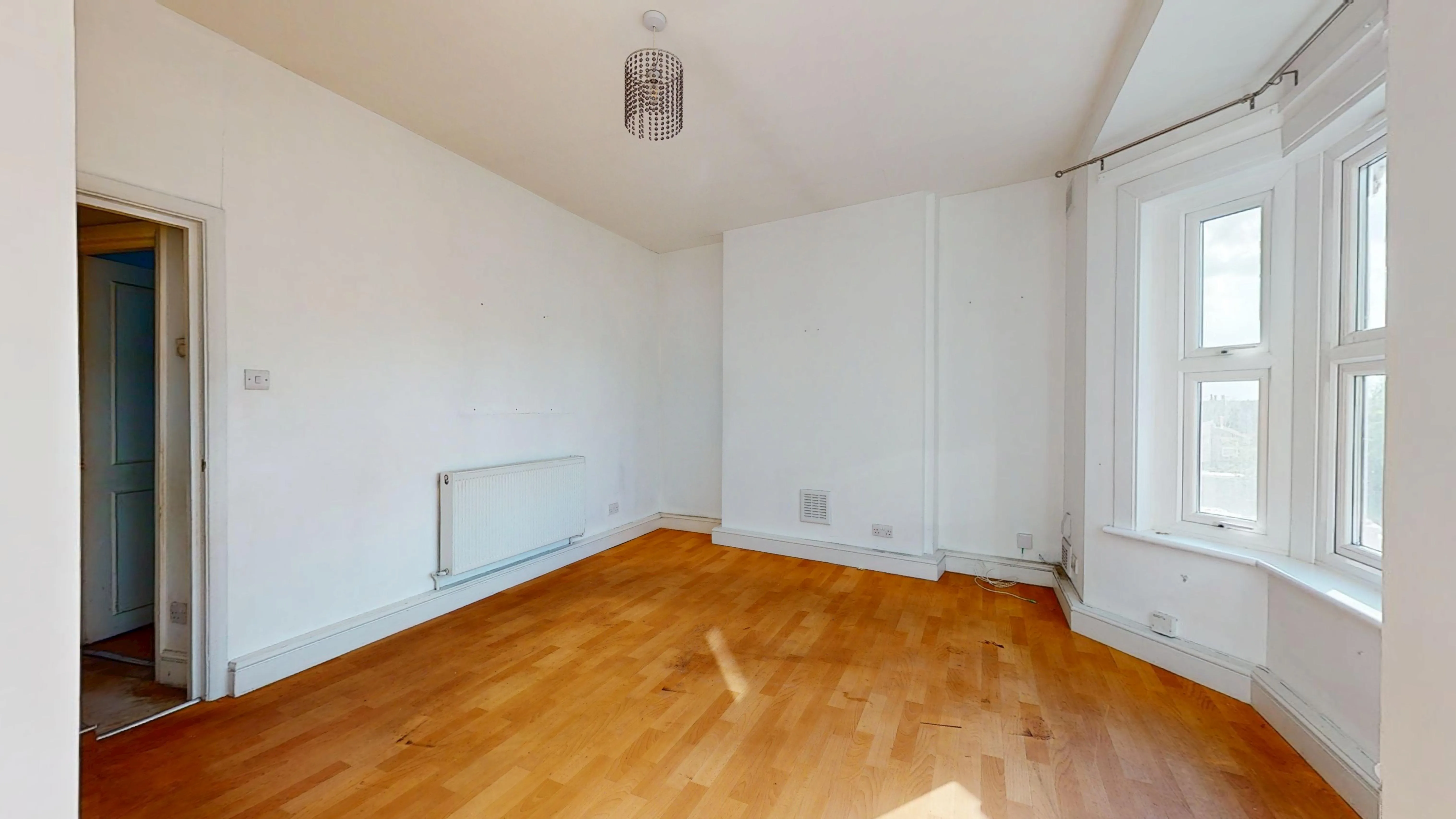 Flat B, 14 St Pauls Road, Thornton Heath, CR7 8NB