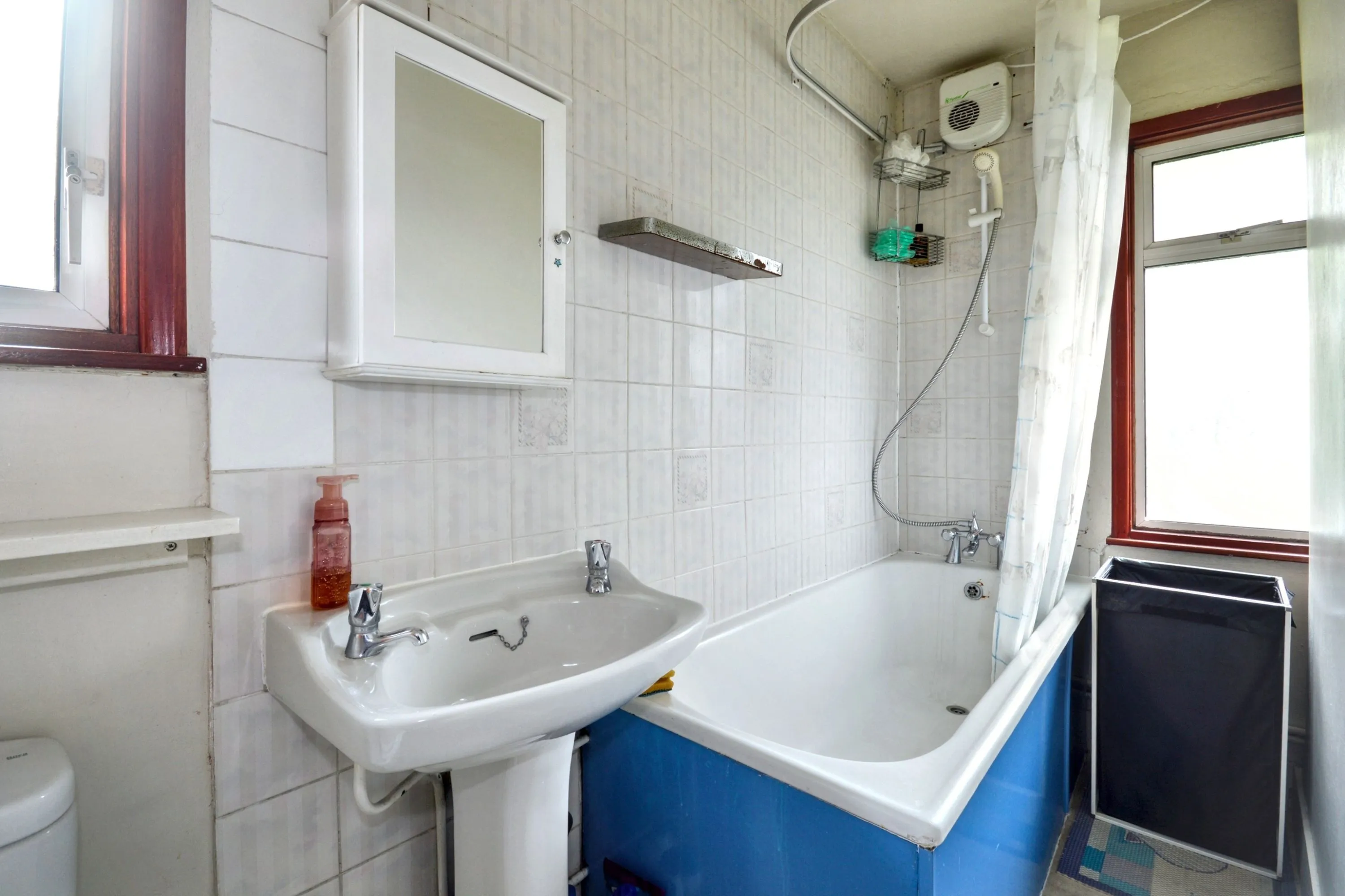 63 Hendon Way, Cricklewood, London, NW2 2LX