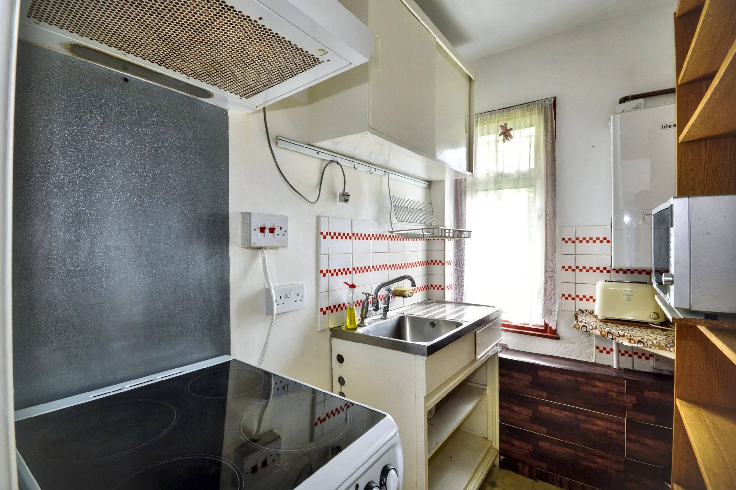 63 Hendon Way, Cricklewood, London, NW2 2LX