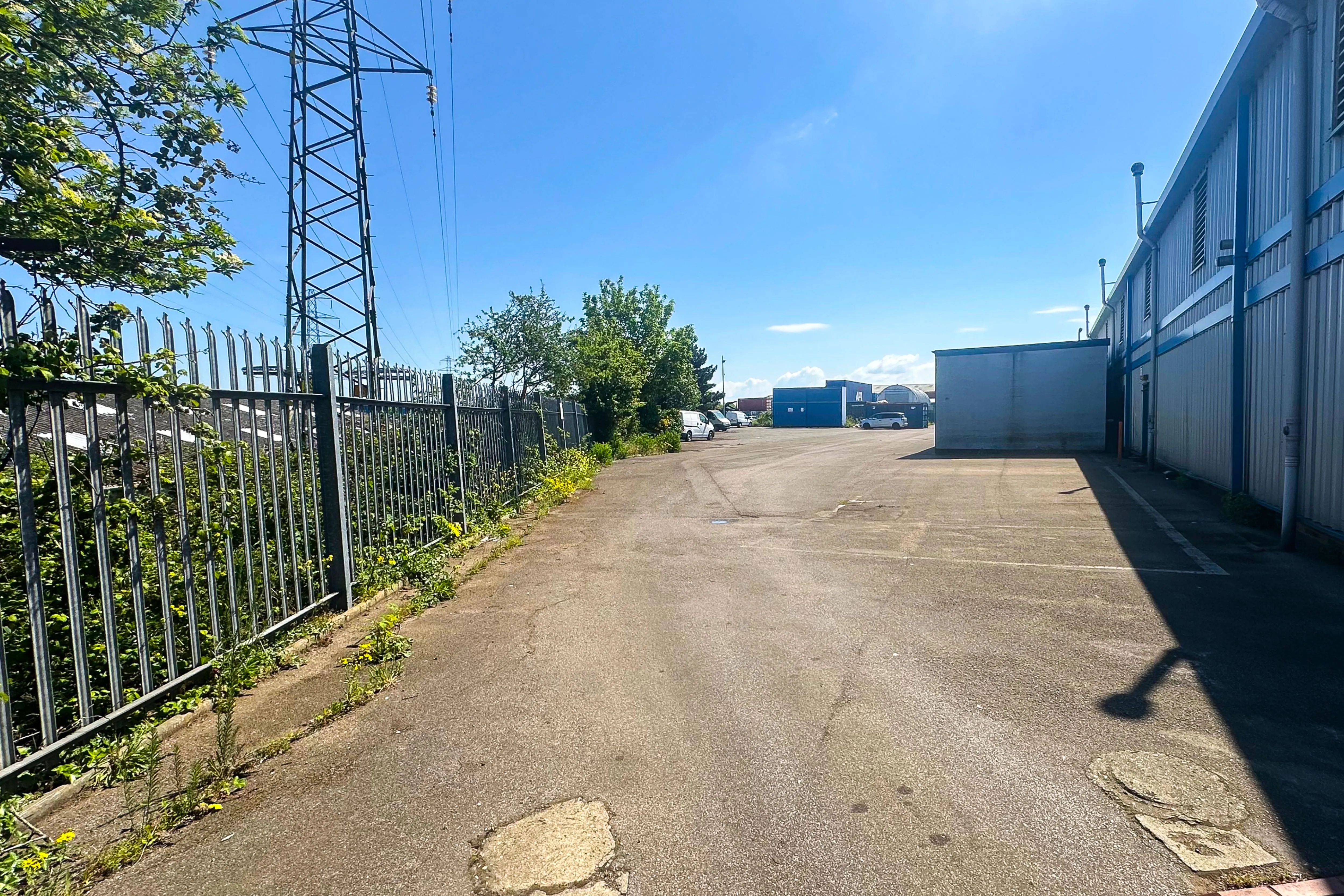 1 & 2 , Rochehall Way, Purdeys Industrial Estate, Rochford, Essex, SS4 1JU