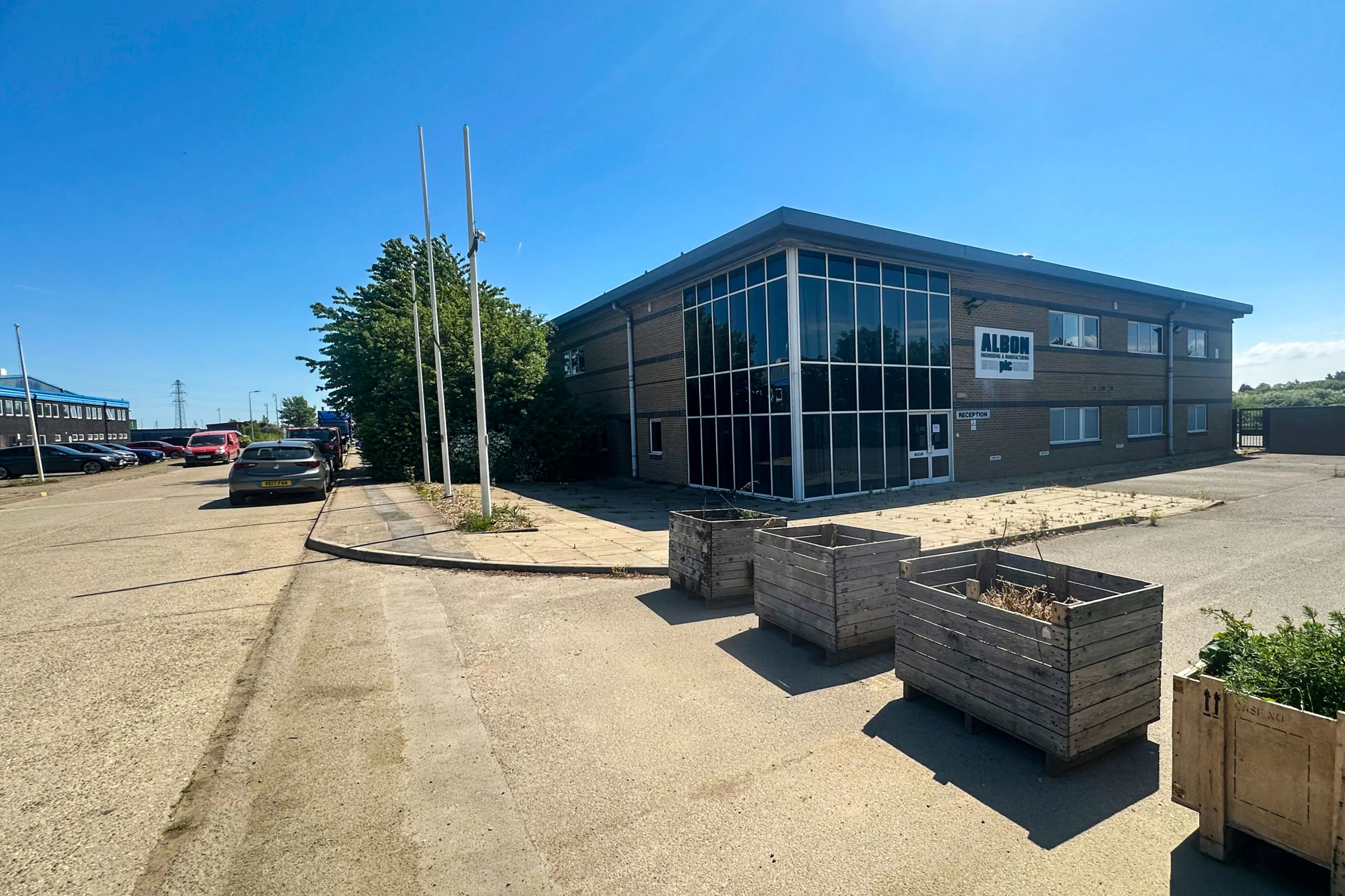1 & 2 , Rochehall Way, Purdeys Industrial Estate, Rochford, Essex, SS4 1JU