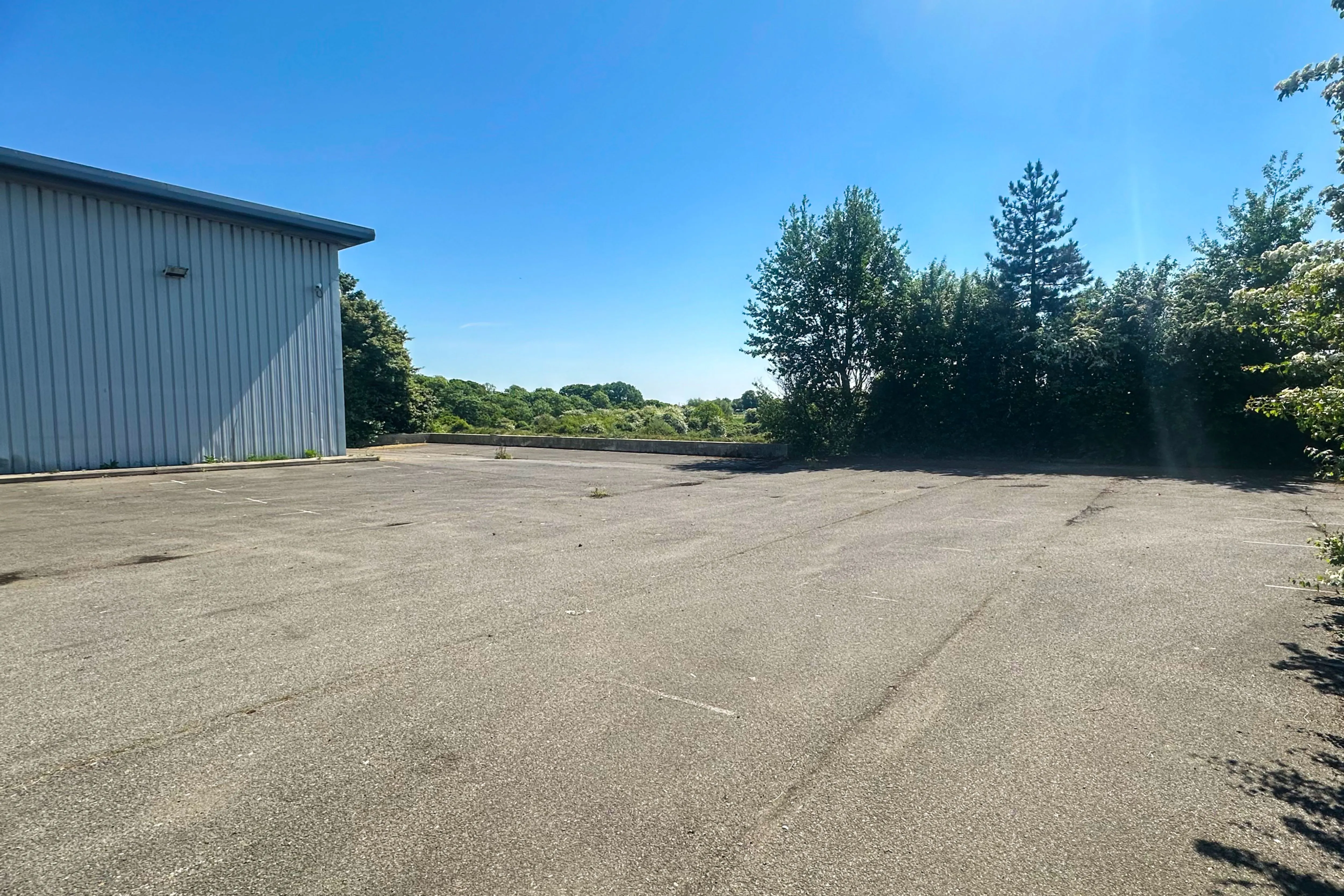1 & 2 , Rochehall Way, Purdeys Industrial Estate, Rochford, Essex, SS4 1JU
