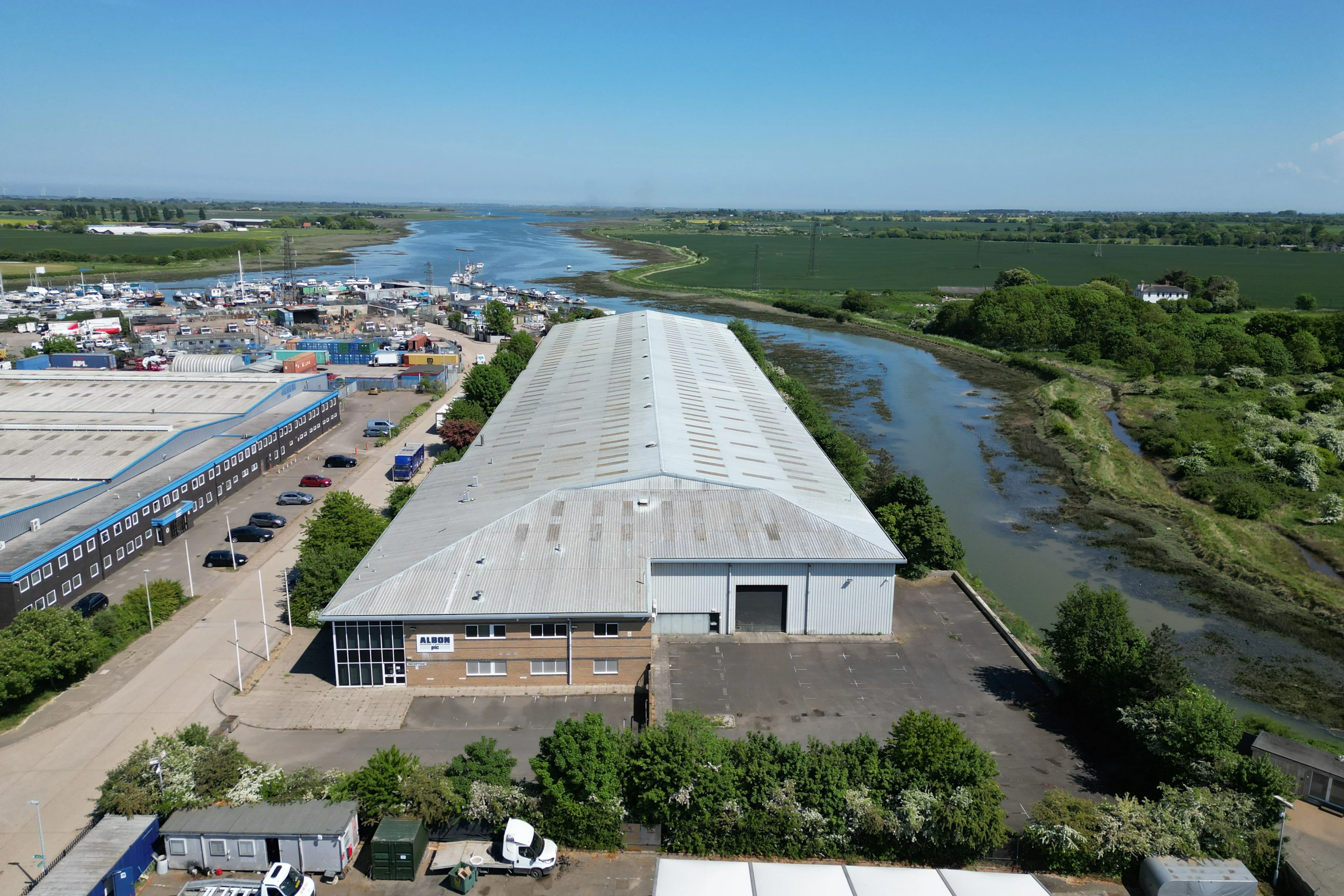 1 & 2 , Rochehall Way, Purdeys Industrial Estate, Rochford, Essex, SS4 1JU